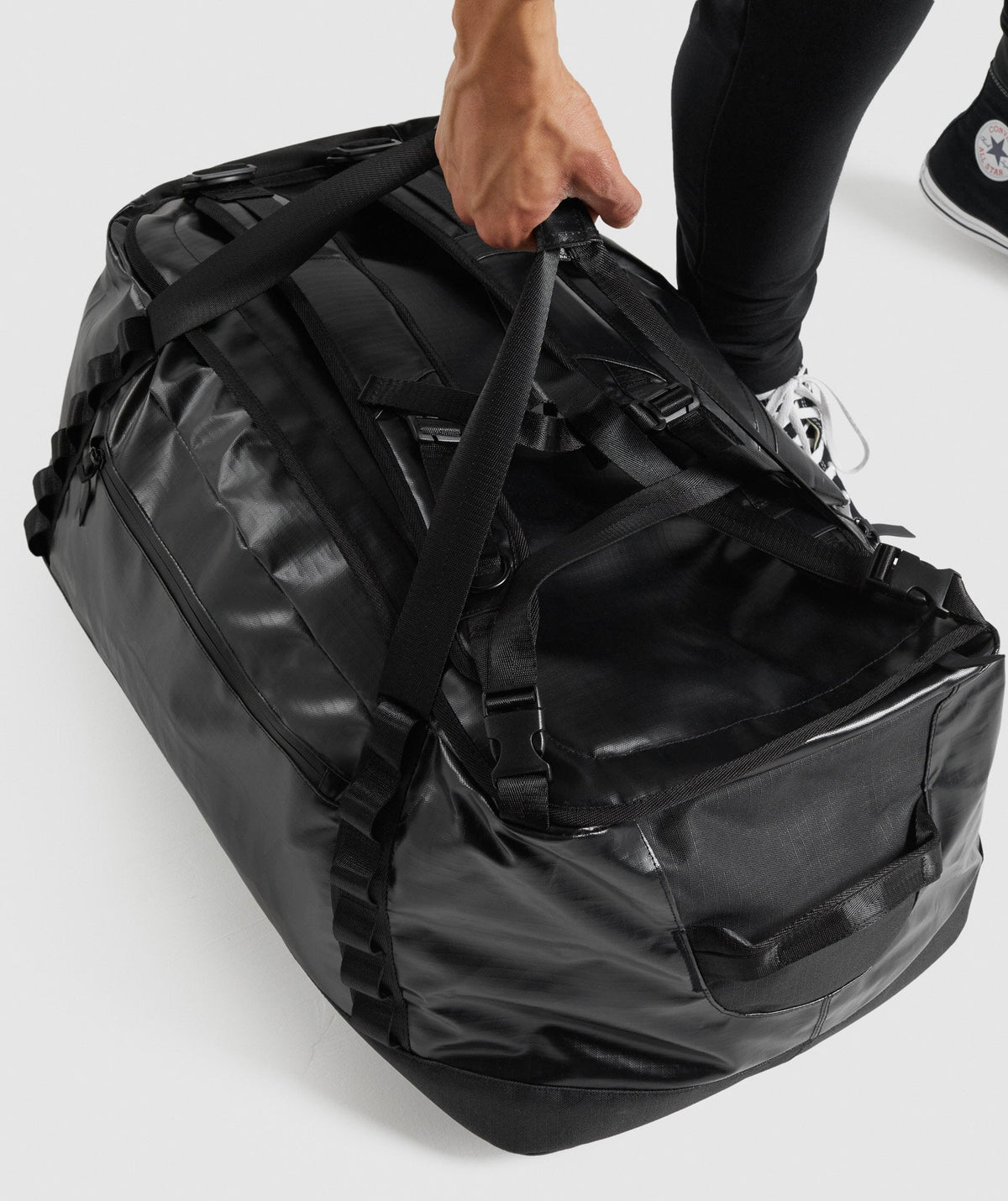 gymshark-x-series-duffle-bag-black-aw21