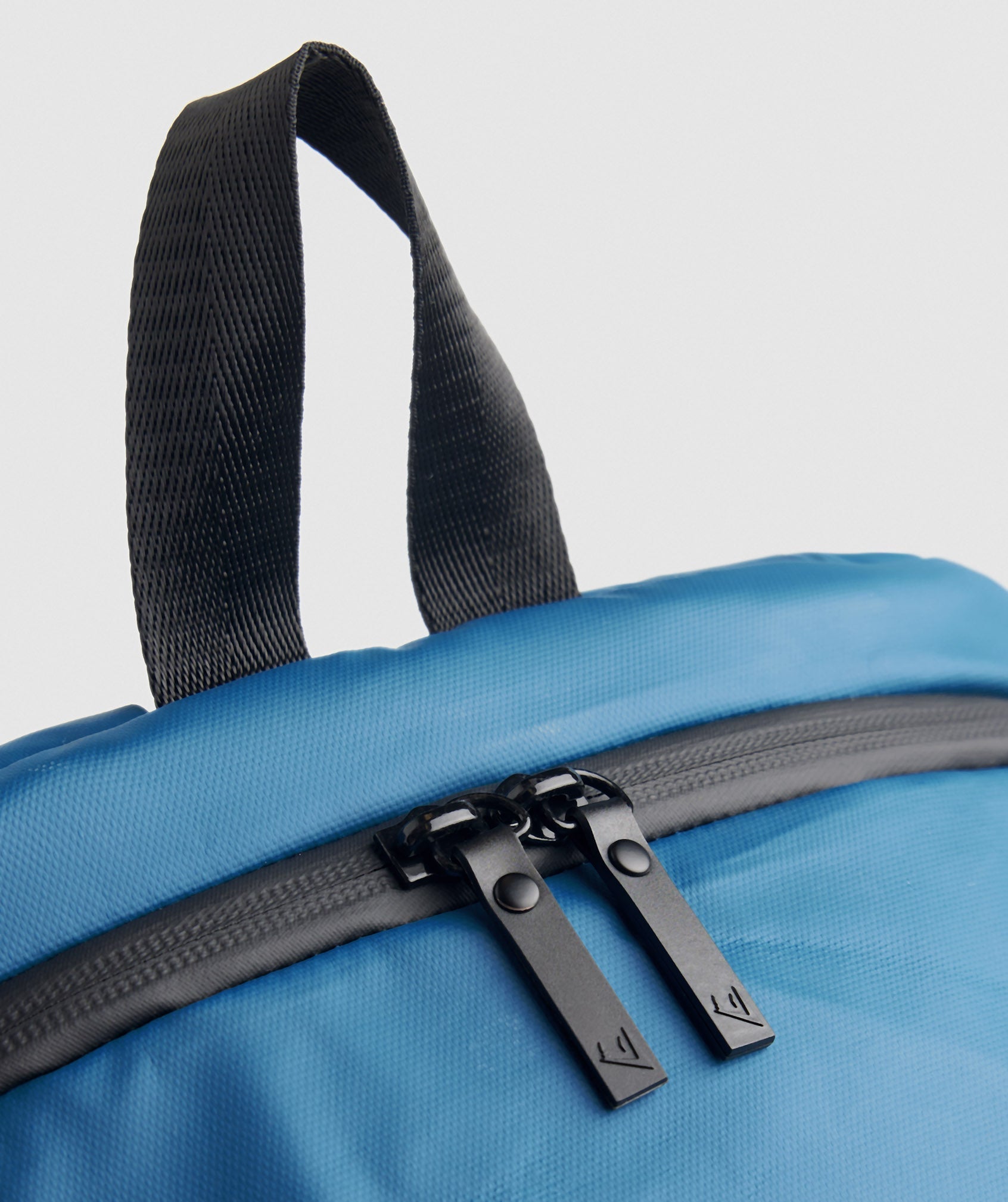 gymshark-x-series-bag-0-1-lakeside-blue-aw22