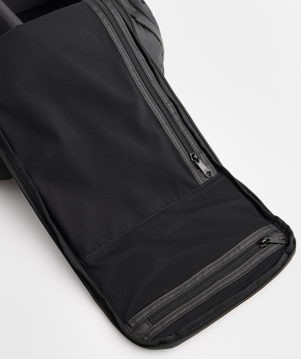 gymshark-x-series-0-3-bag-black-aw22