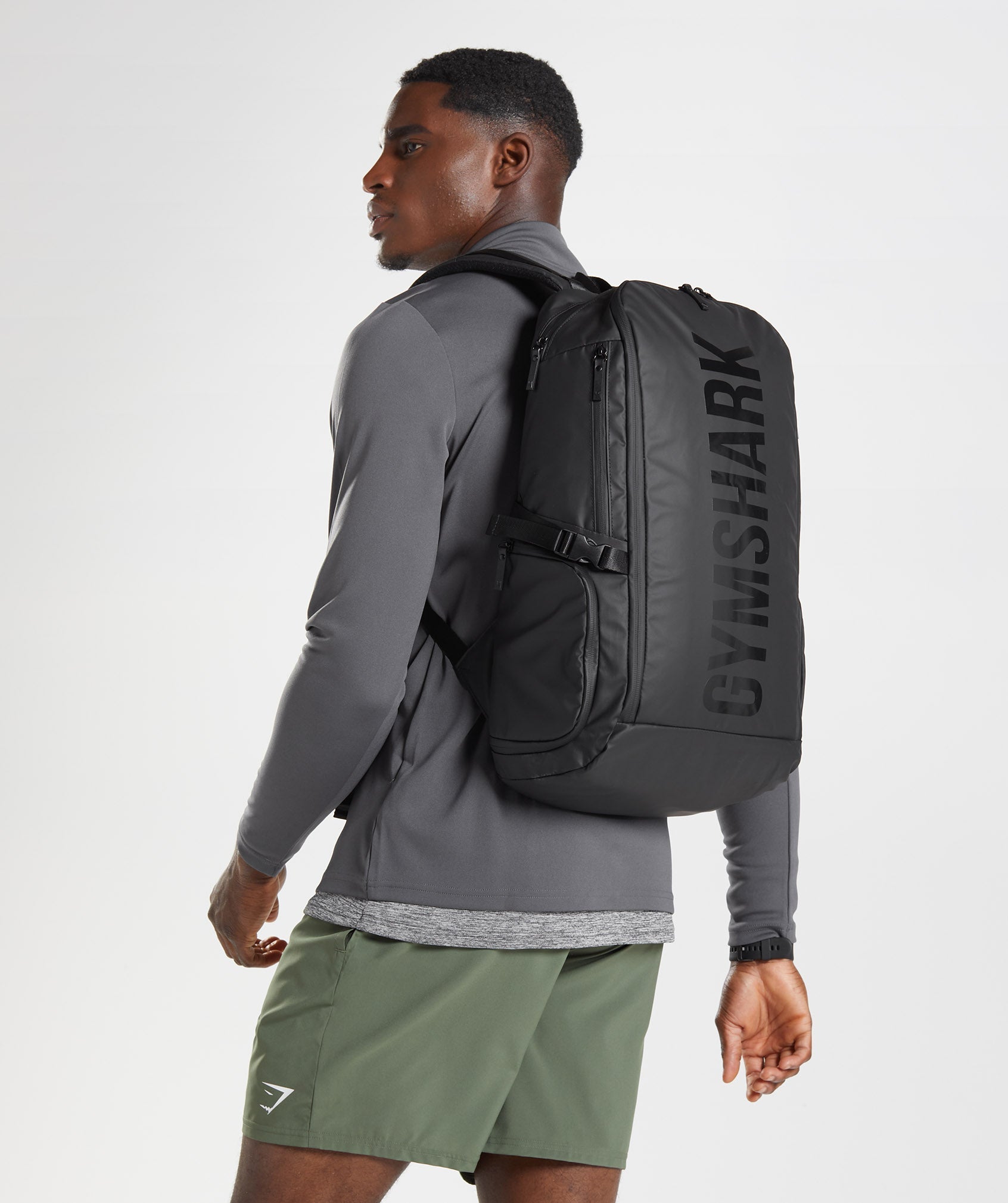 gymshark-x-series-0-3-bag-black-aw22