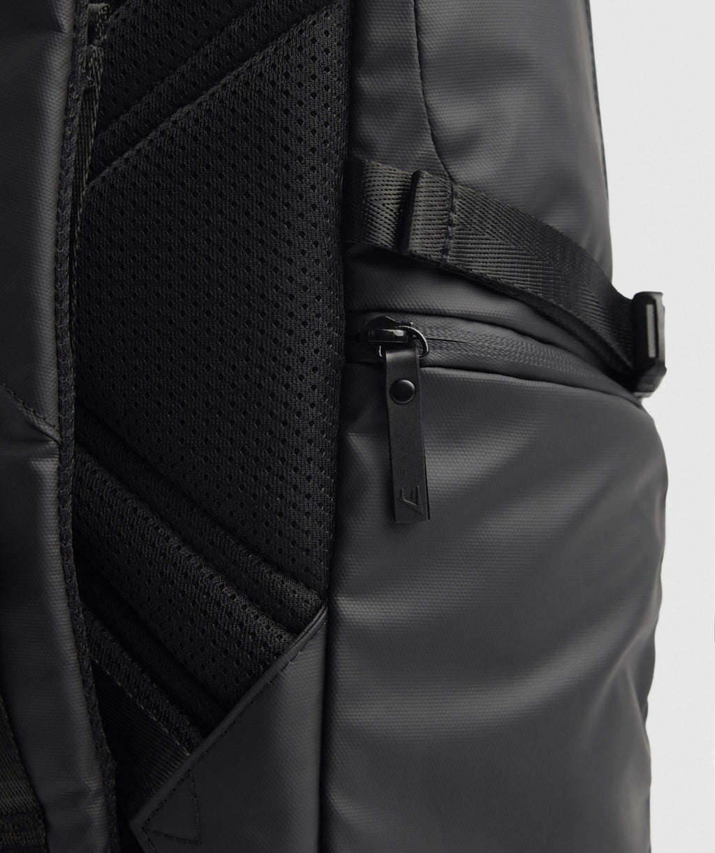 gymshark-x-series-0-3-bag-black-aw22