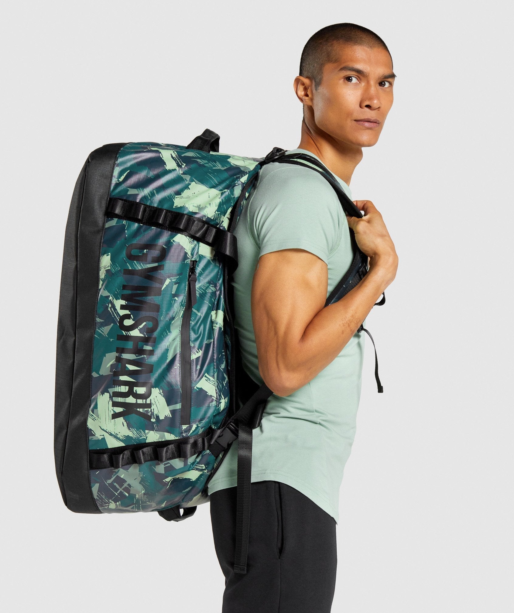 gymshark-x-series-duffle-green-aw21