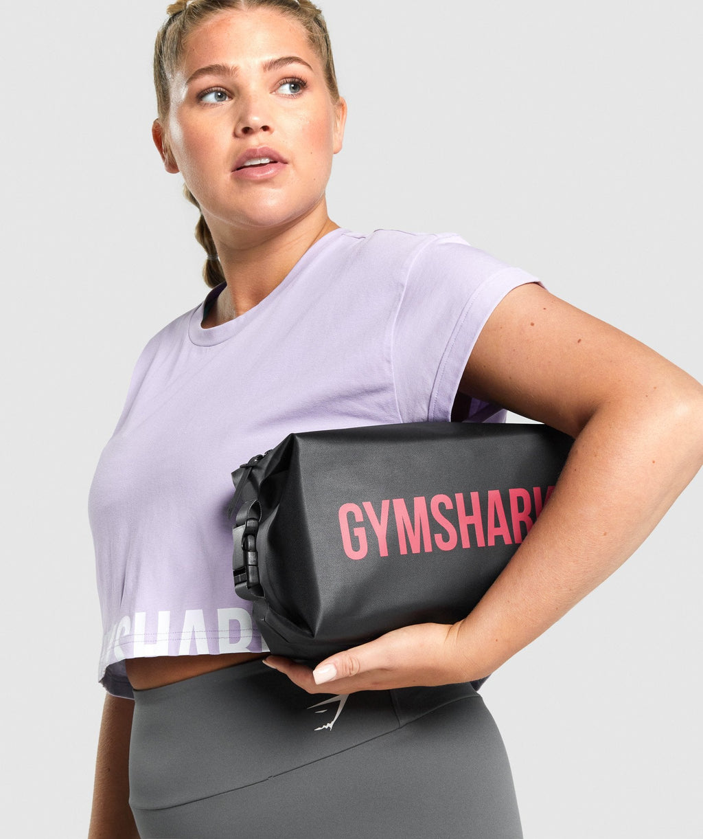 gymshark-x-series-wash-bag-black-pink-aw21