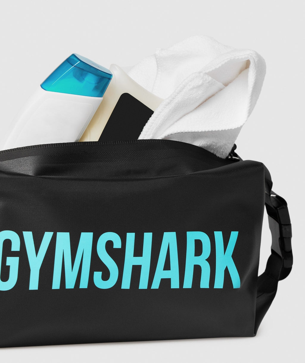 gymshark-x-series-wash-bag-black-light-blue-aw21