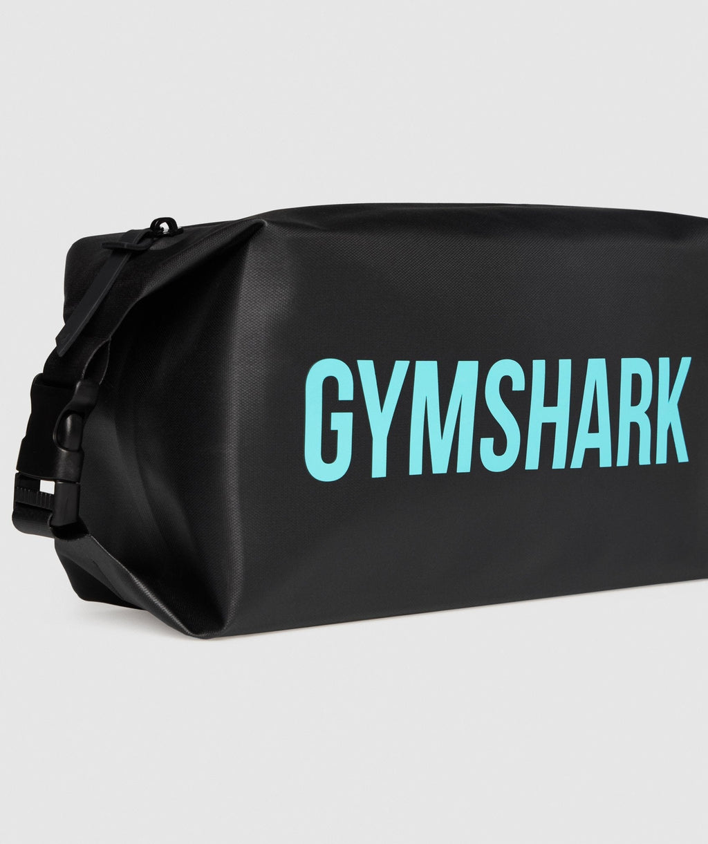 gymshark-x-series-wash-bag-black-light-blue-aw21