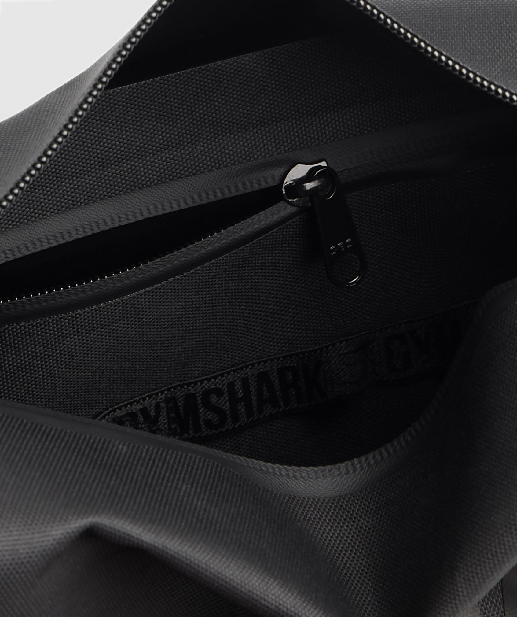 gymshark-x-series-wash-bag-black-ss22