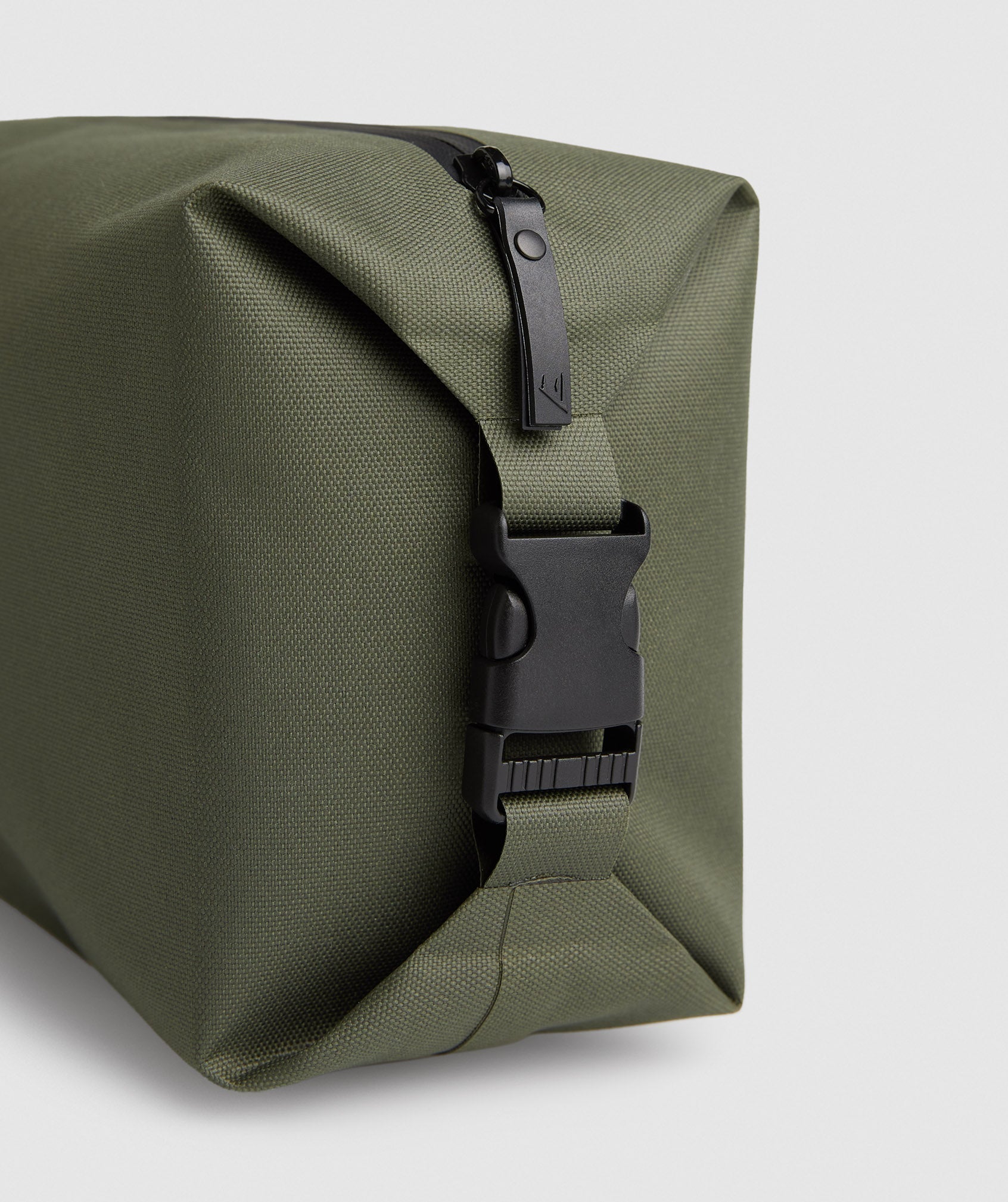 gymshark-x-series-wash-bag-core-olive-aw22