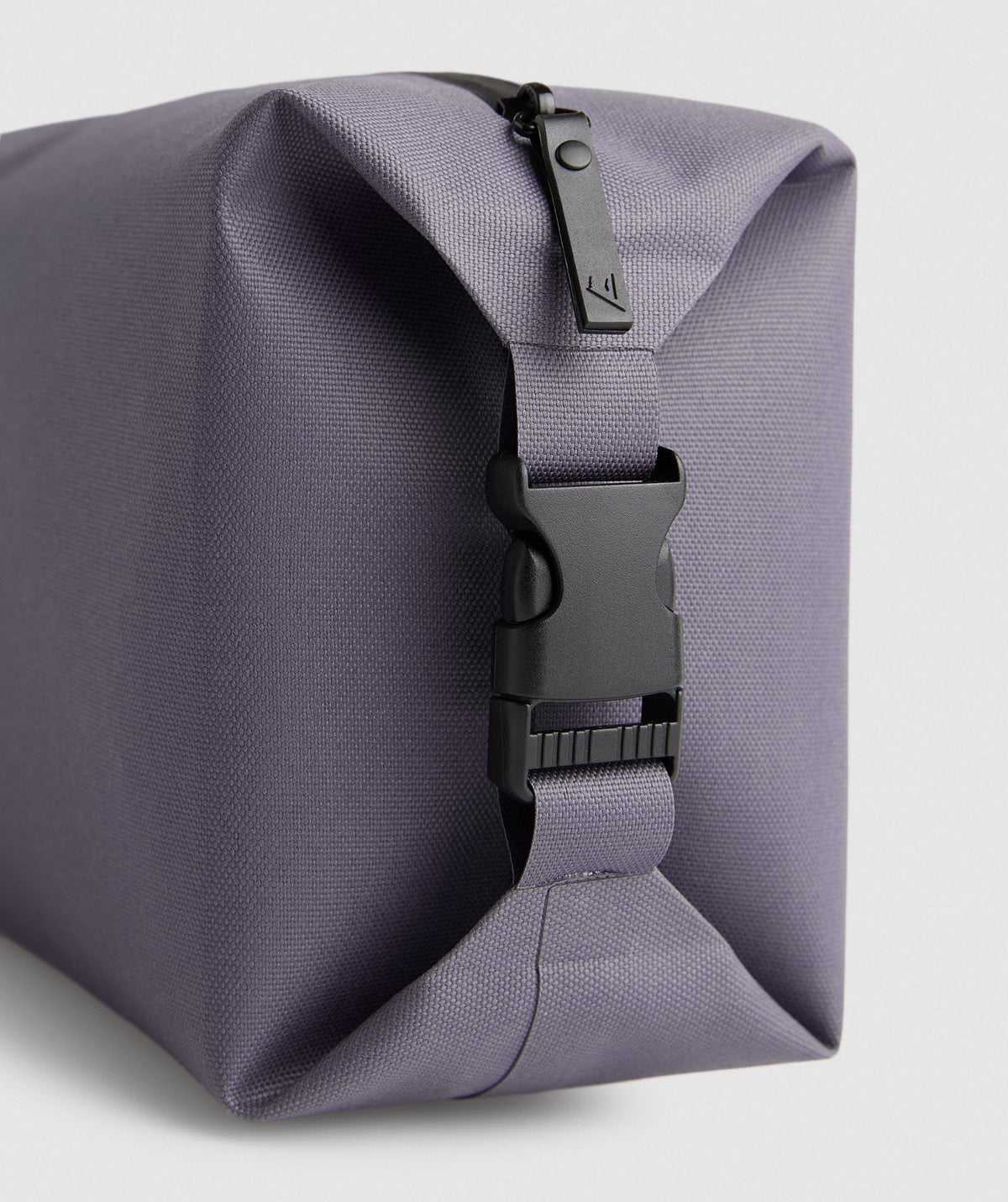 gymshark-x-series-wash-bag-mercury-purple-aw22