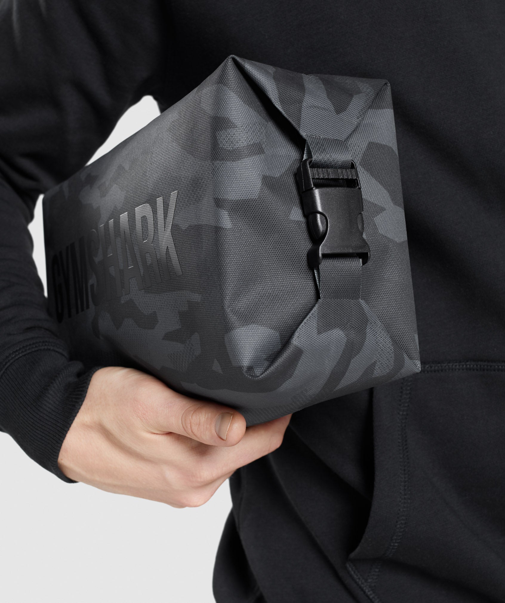 gymshark-x-series-wash-bag-black-print-aw21