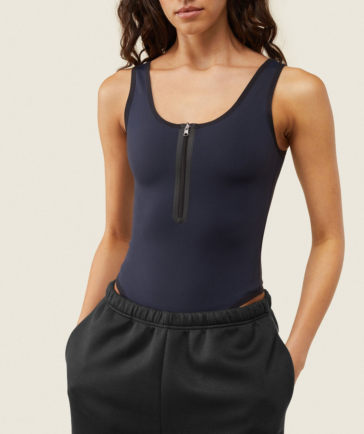 gymshark-everywear-reversible-zip-leotard-black-heavy-blue-ss24