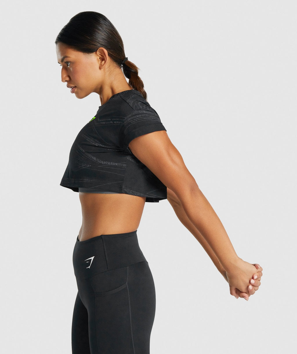 gymshark-zone-graphic-crop-tee-black-grey