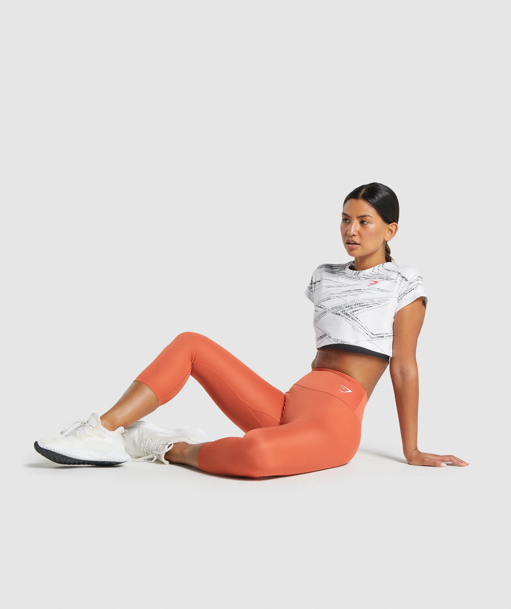 gymshark-zone-graphic-crop-tee-white-black
