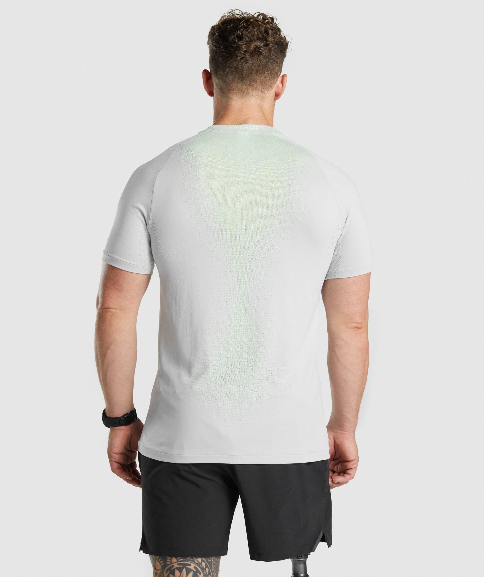 gymshark-apex-contrast-seamless-t-shirt-light-grey