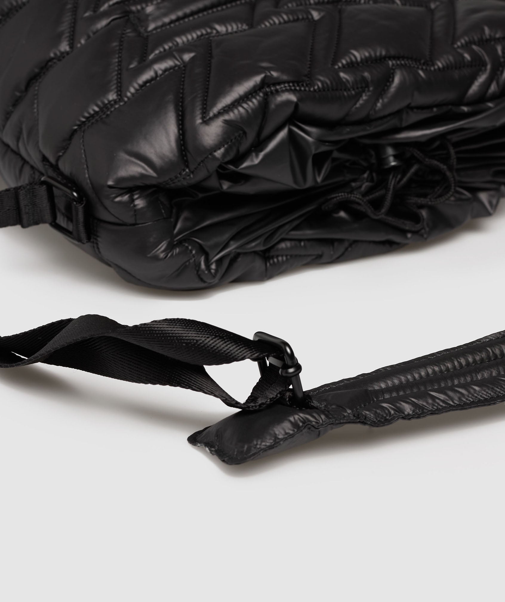 gymshark-quilted-yoga-tote-black-ss23