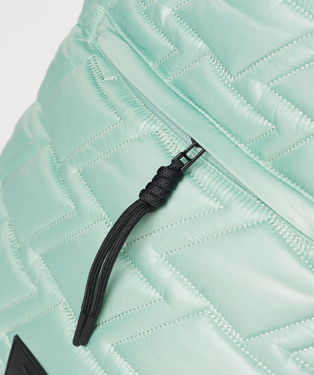 gymshark-quilted-yoga-tote-frost-teal-ss23