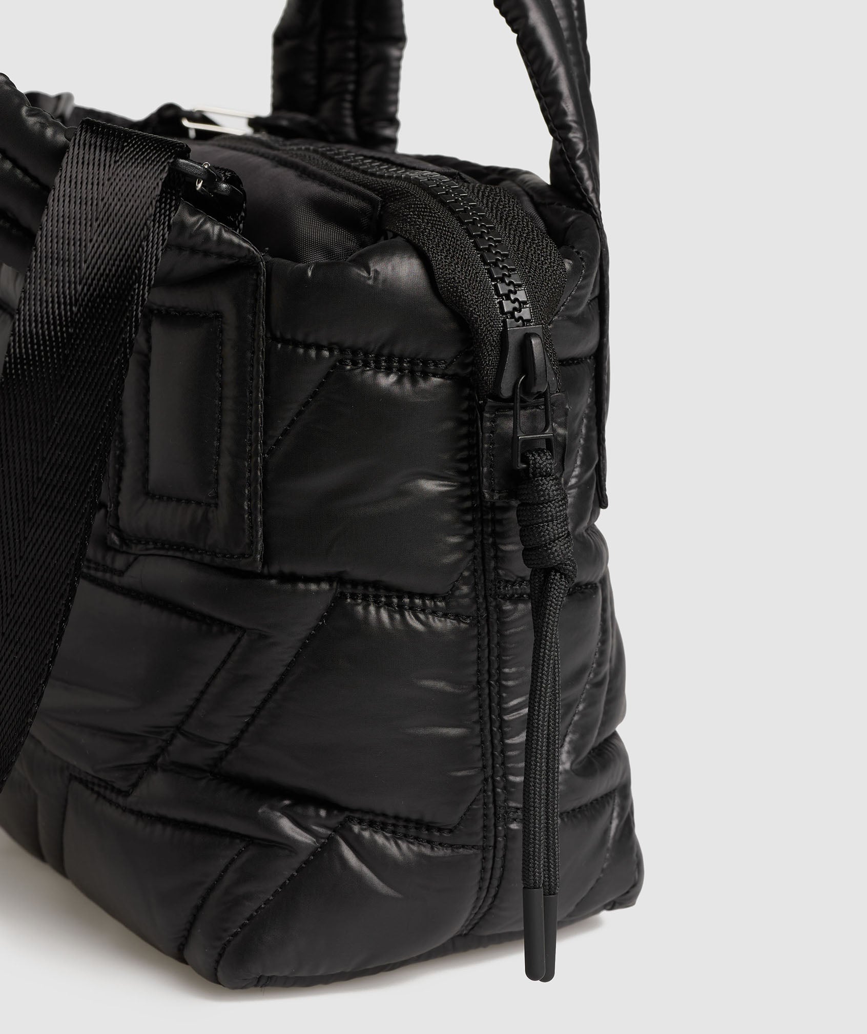 gymshark-quilted-mini-tote-black-ss23