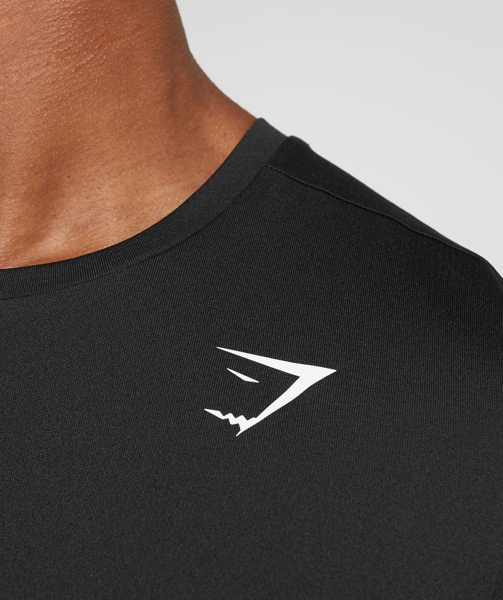 gymshark-arrival-t-shirt-black-ss22