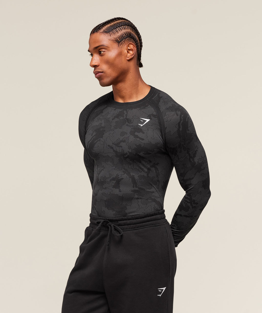 gymshark-geo-seamless-long-sleeve-t-shirt-black-charcoal-grey-ss23