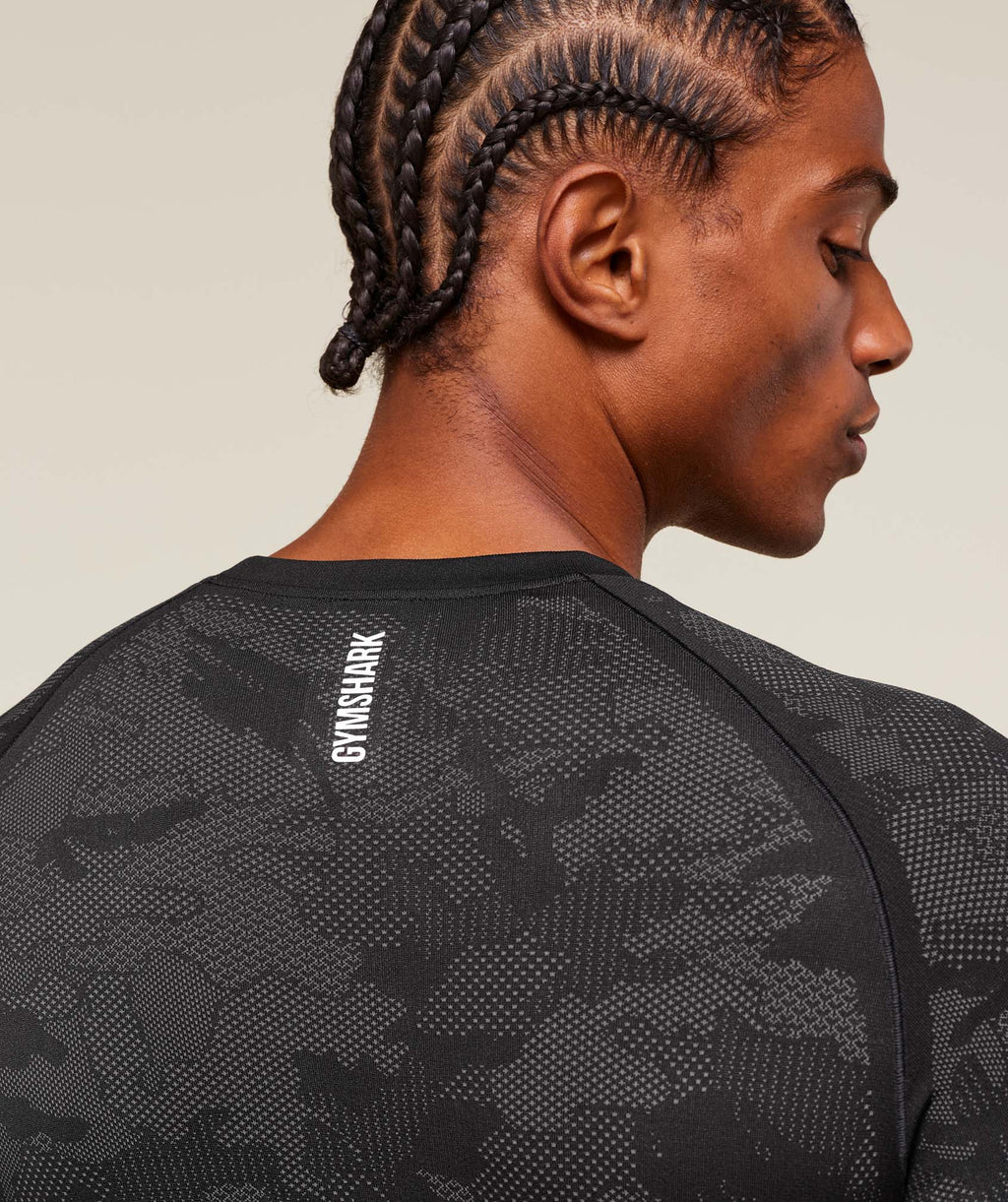gymshark-geo-seamless-long-sleeve-t-shirt-black-charcoal-grey-ss23