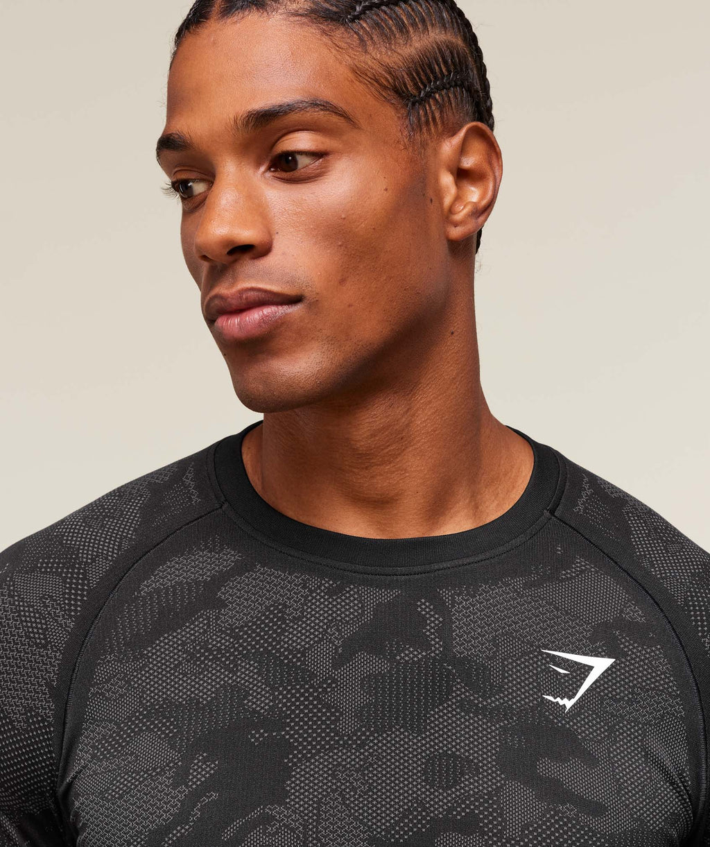 gymshark-geo-seamless-long-sleeve-t-shirt-black-charcoal-grey-ss23