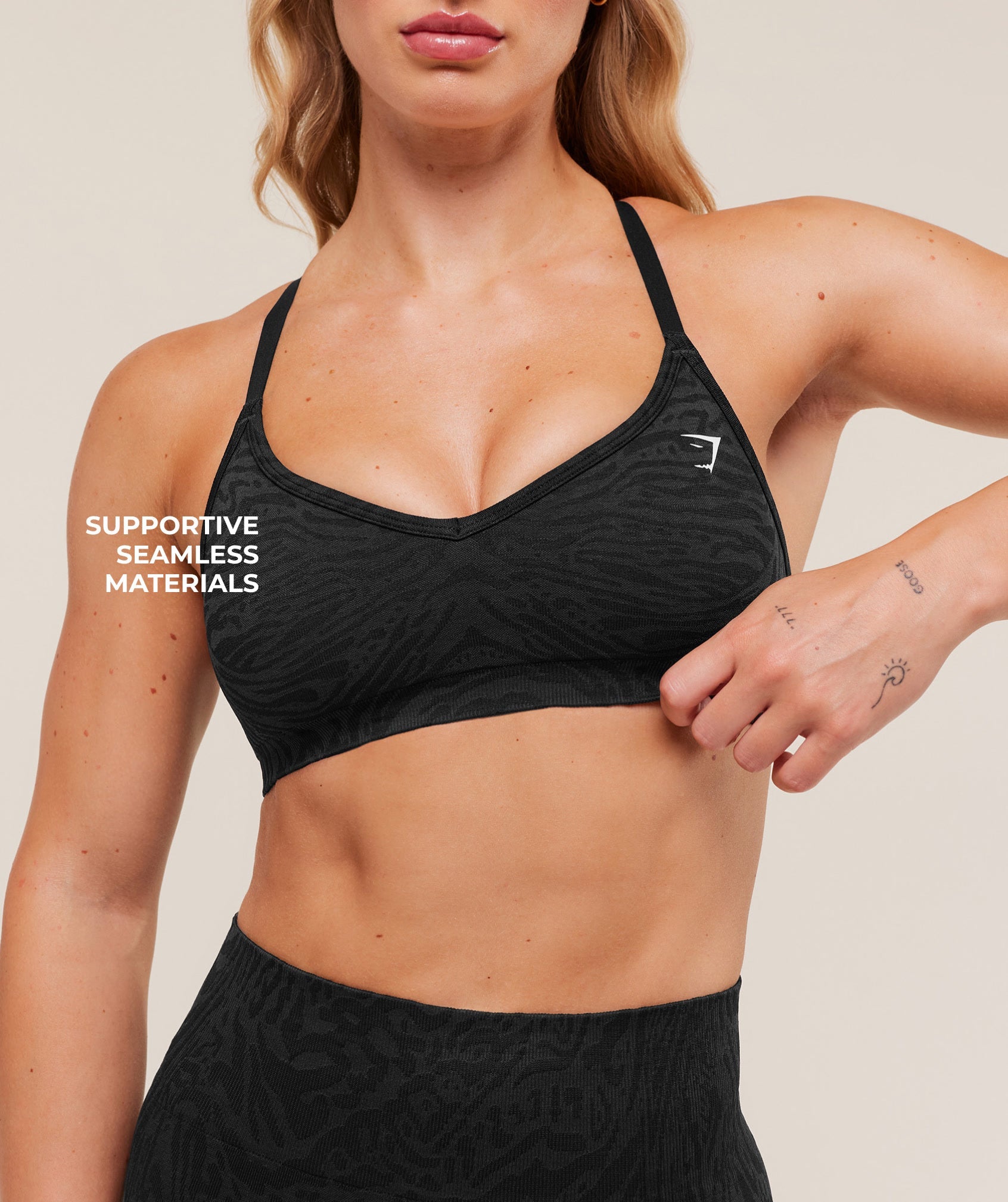 gymshark-adapt-animal-seamless-sports-bra-sports-bras-black-aw25