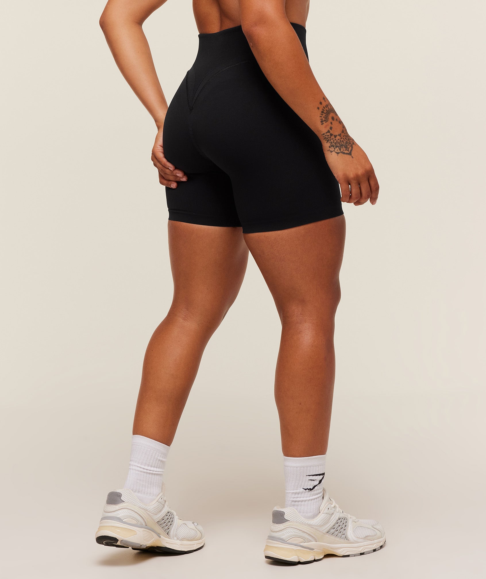 gymshark-activate-seamless-shorts-shorts-black-ss25