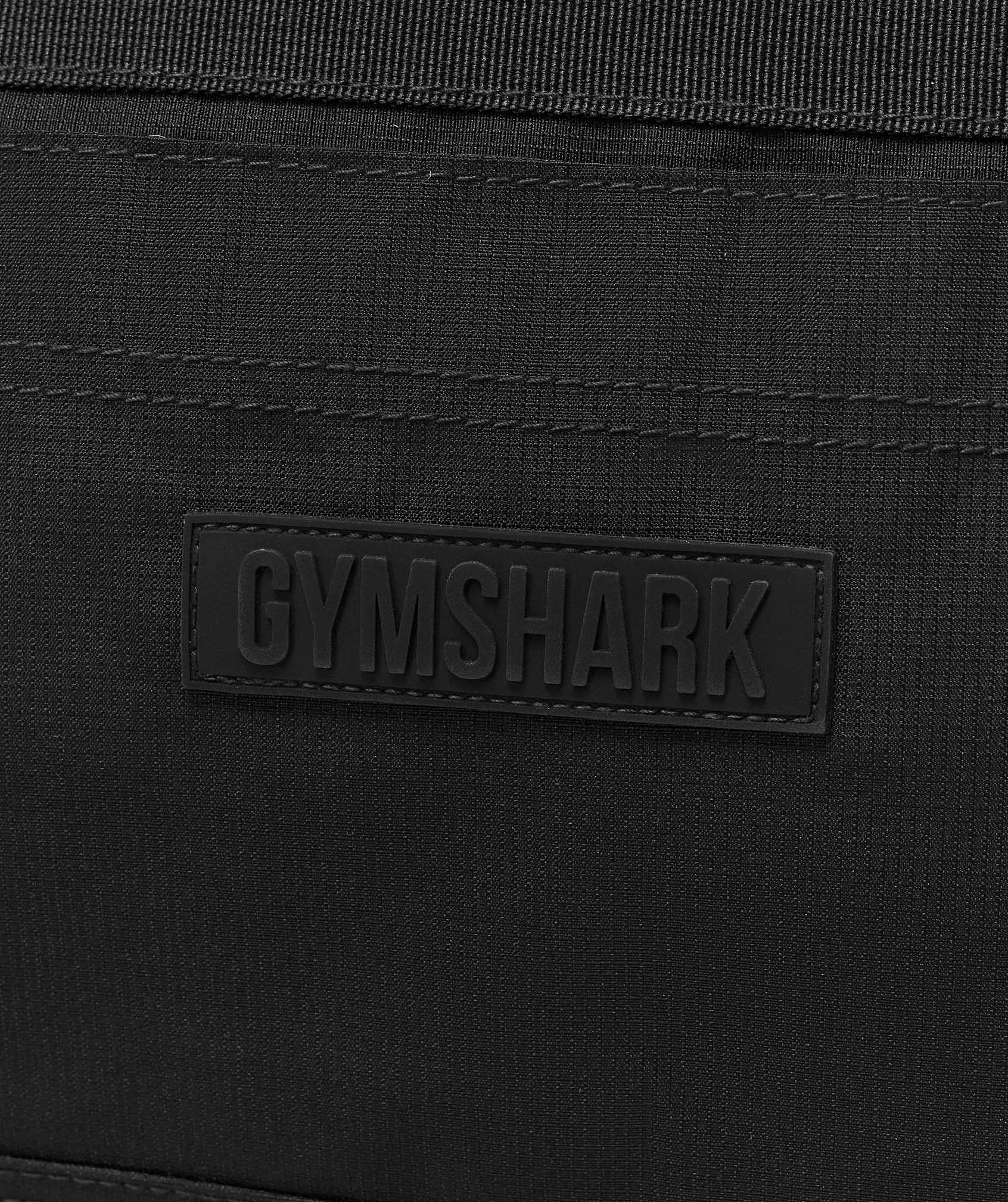 gymshark-active-holdall-medium-black-aw24