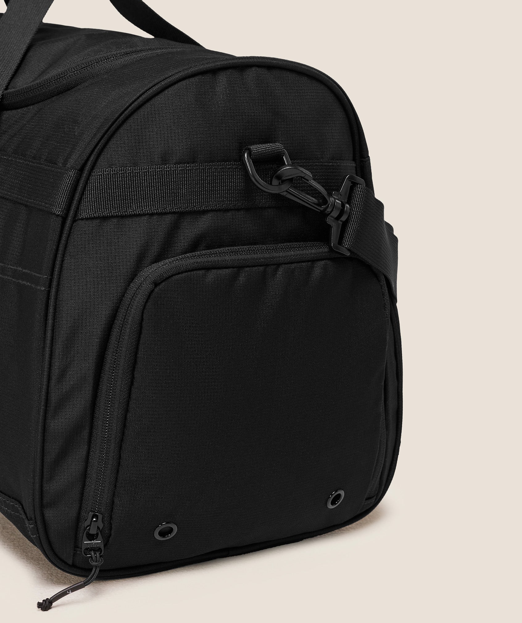 gymshark-active-holdall-medium-black-aw24