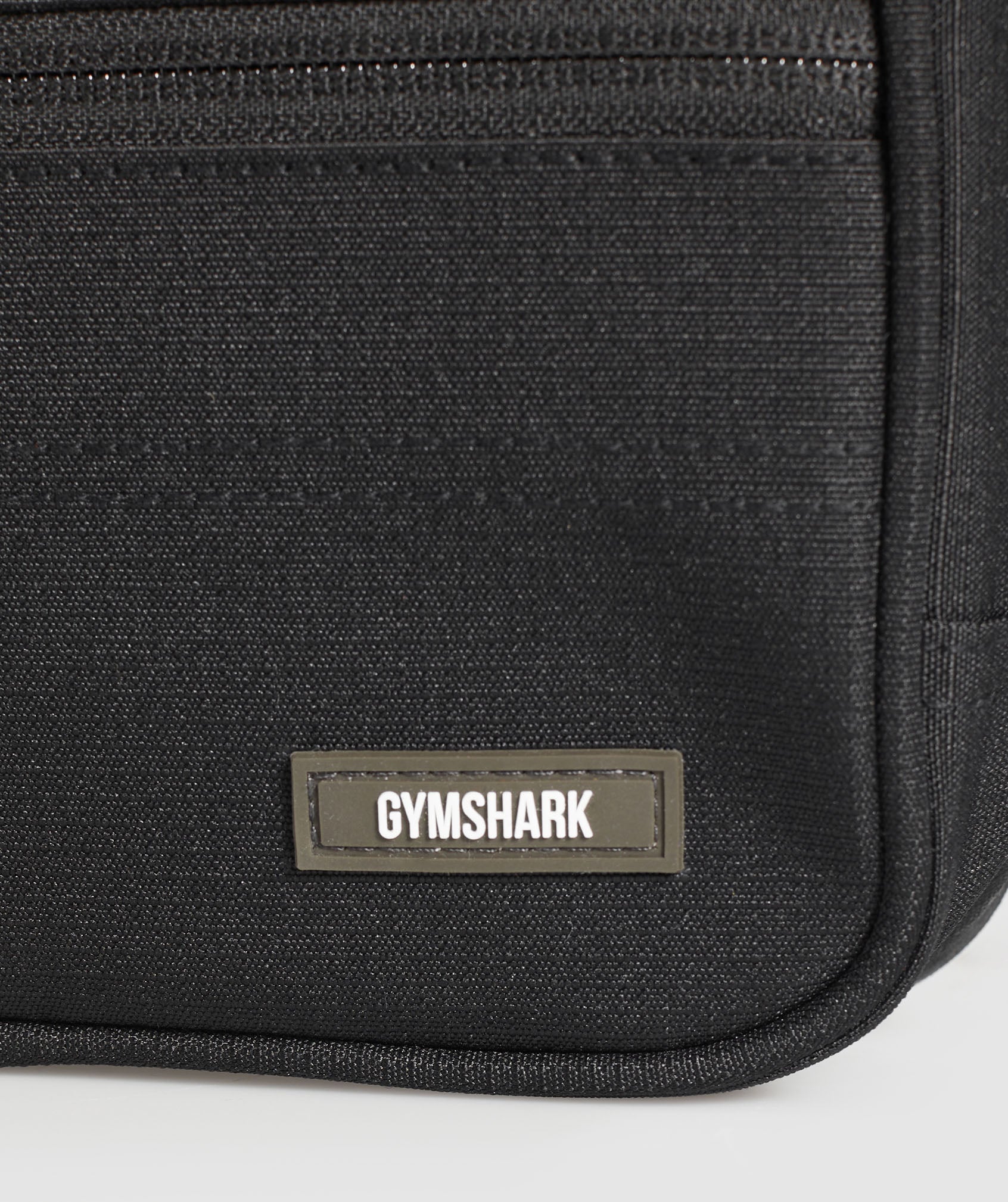 gymshark-active-washbag-black-ss25