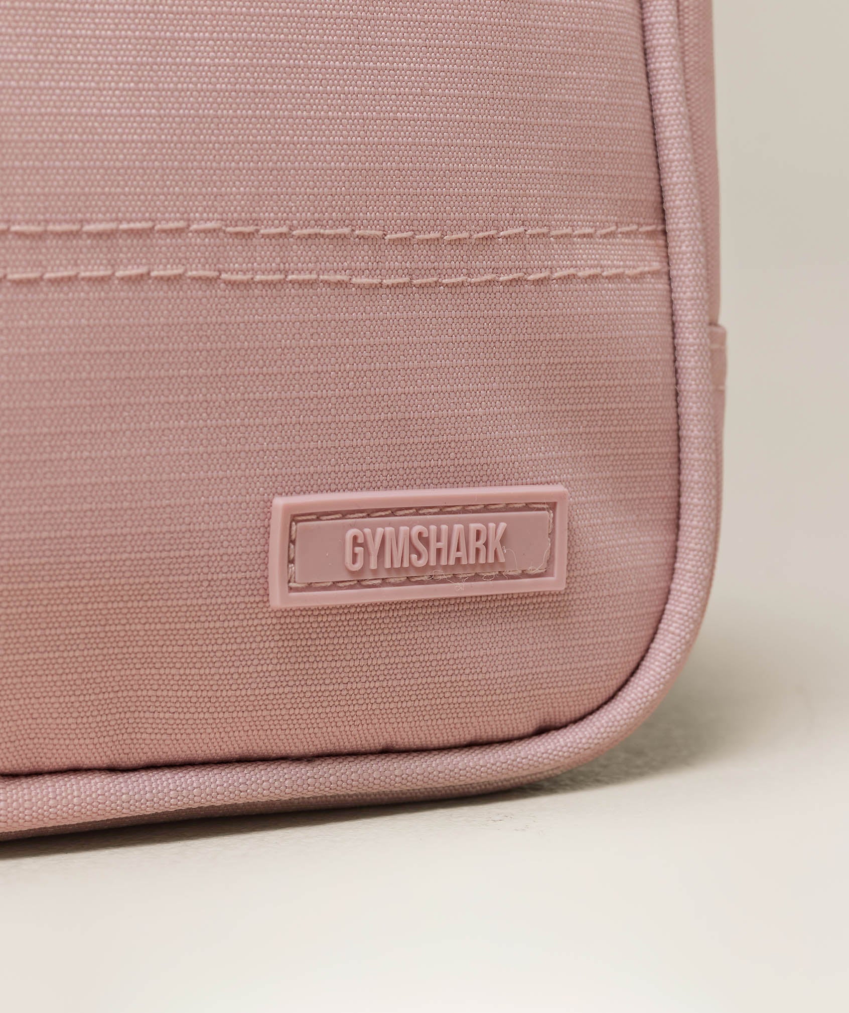 gymshark-active-washbag-bags-pink-ss25