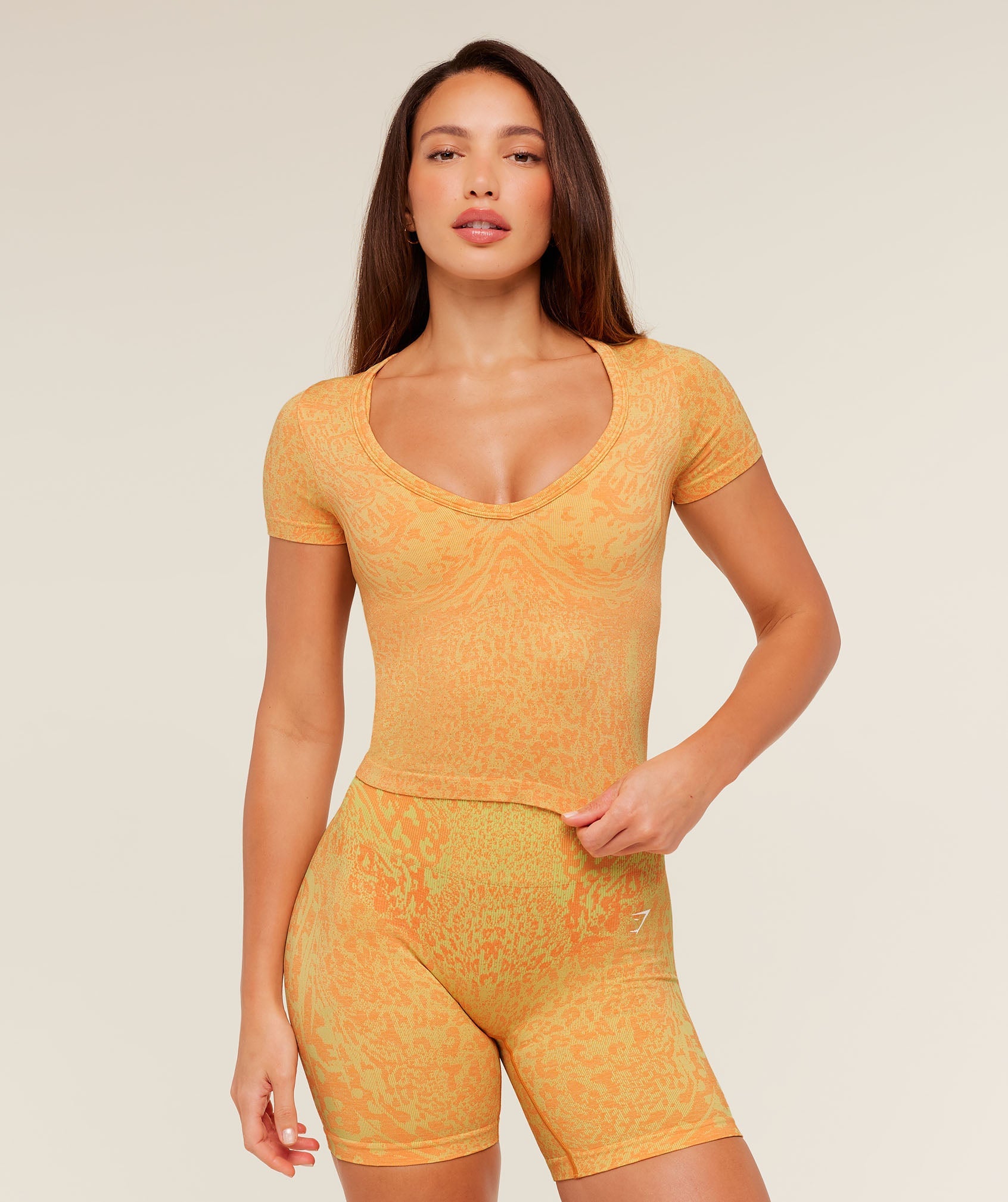 gymshark-adapt-animal-short-sleeve-top-ss-tops-yellow-ss26