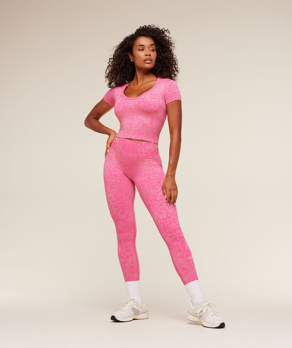 gymshark-adapt-animal-short-sleeve-top-ss-tops-pink-ss26