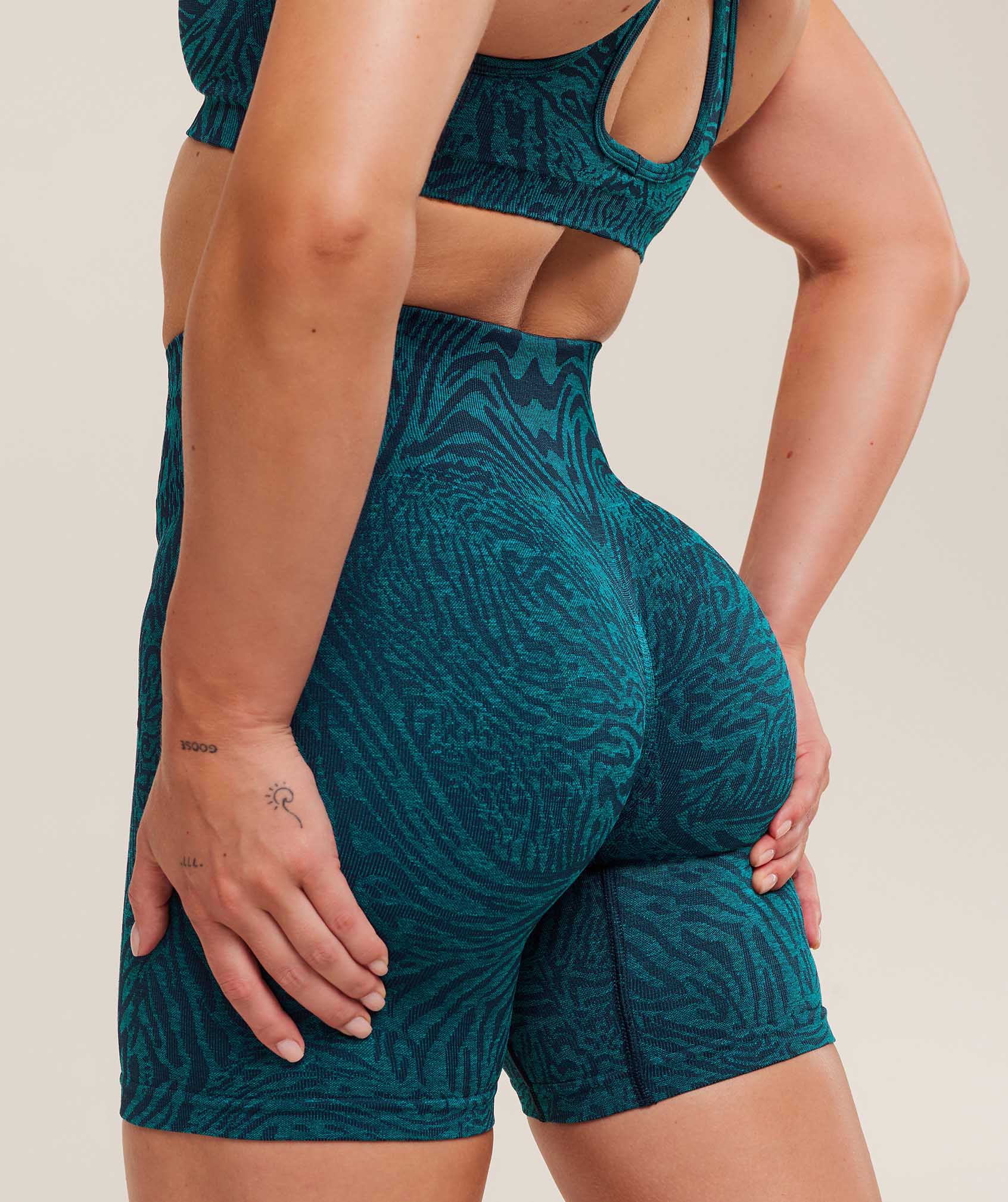 gymshark-adapt-animal-seamless-shorts-shorts-blue-aw25