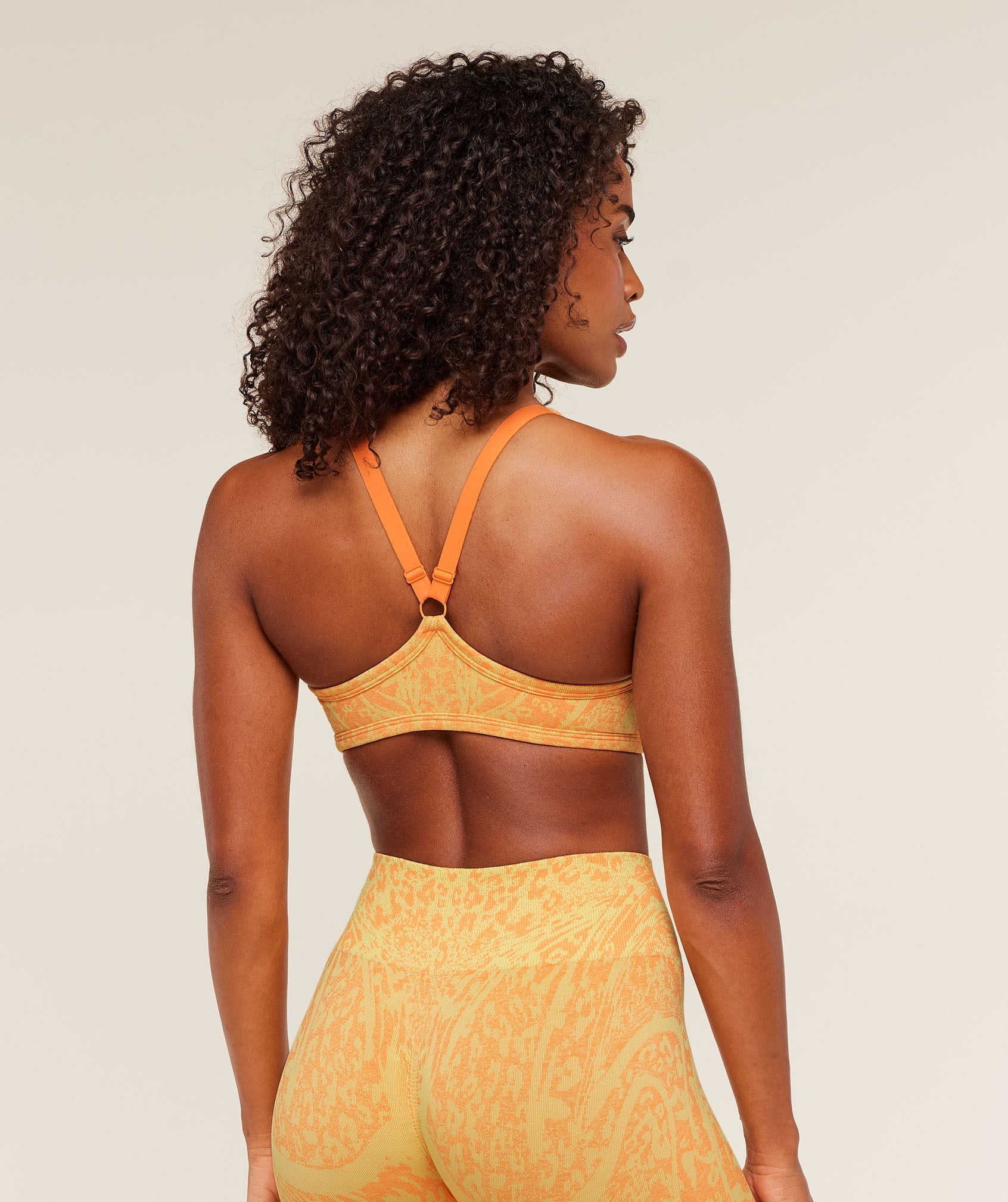 gymshark-adapt-animal-sports-bra-sports-bras-yellow-ss26