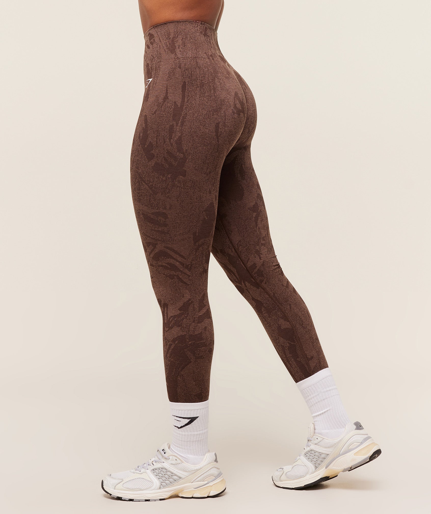 gymshark-adapt-camo-seamless-leggings-leggings-brown-aw25