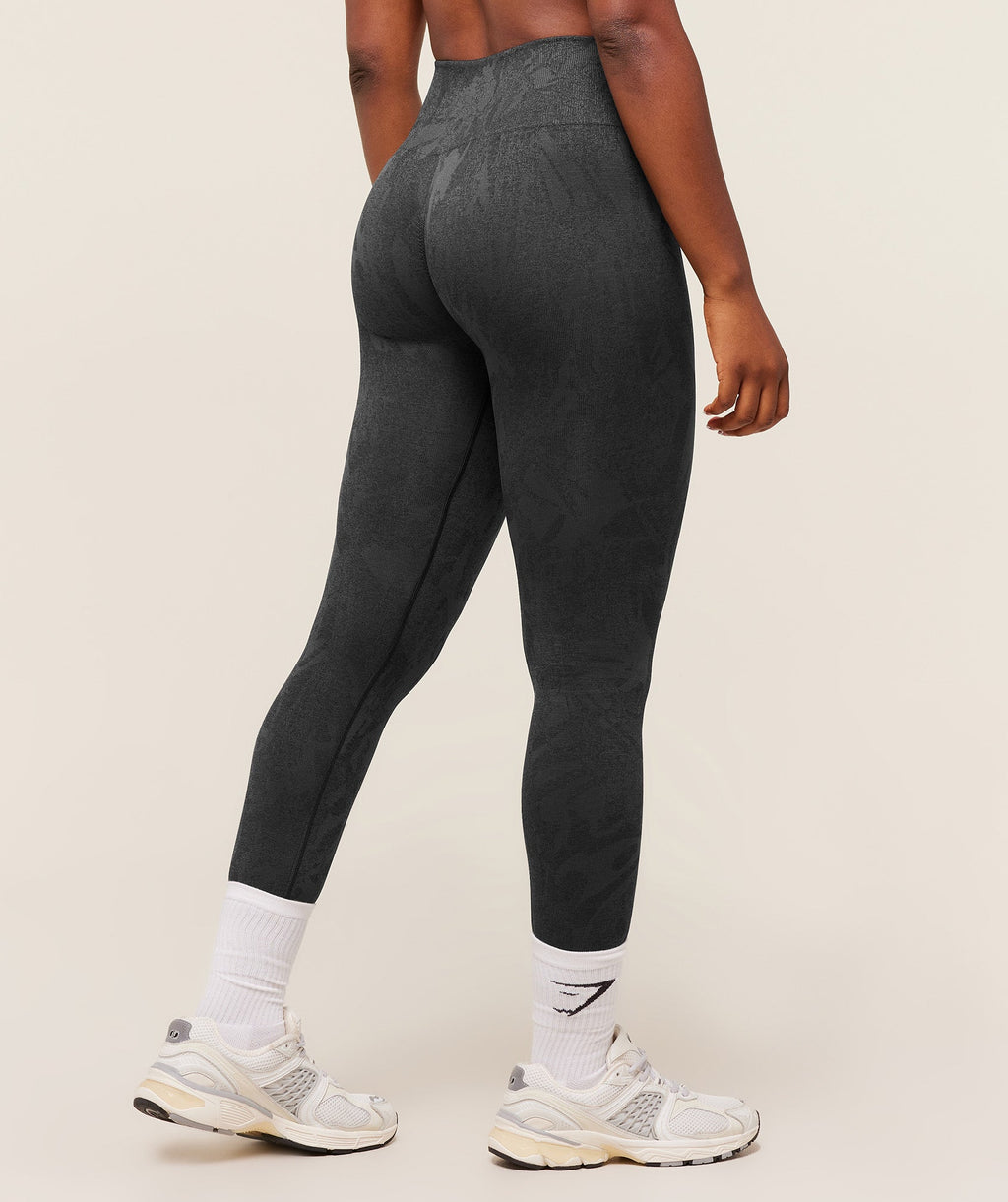 gymshark-adapt-camo-seamless-leggings-leggings-grey-aw25