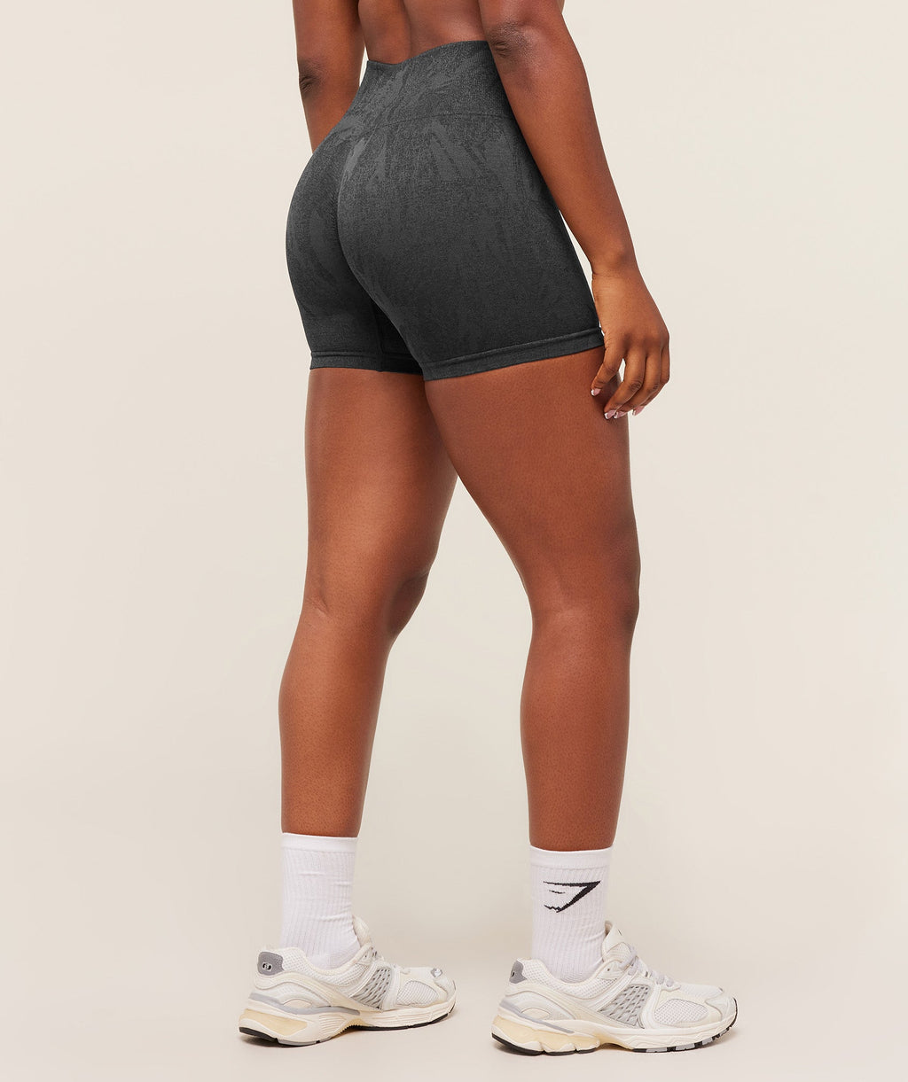 gymshark-adapt-camo-seamless-shorts-shorts-grey-aw25