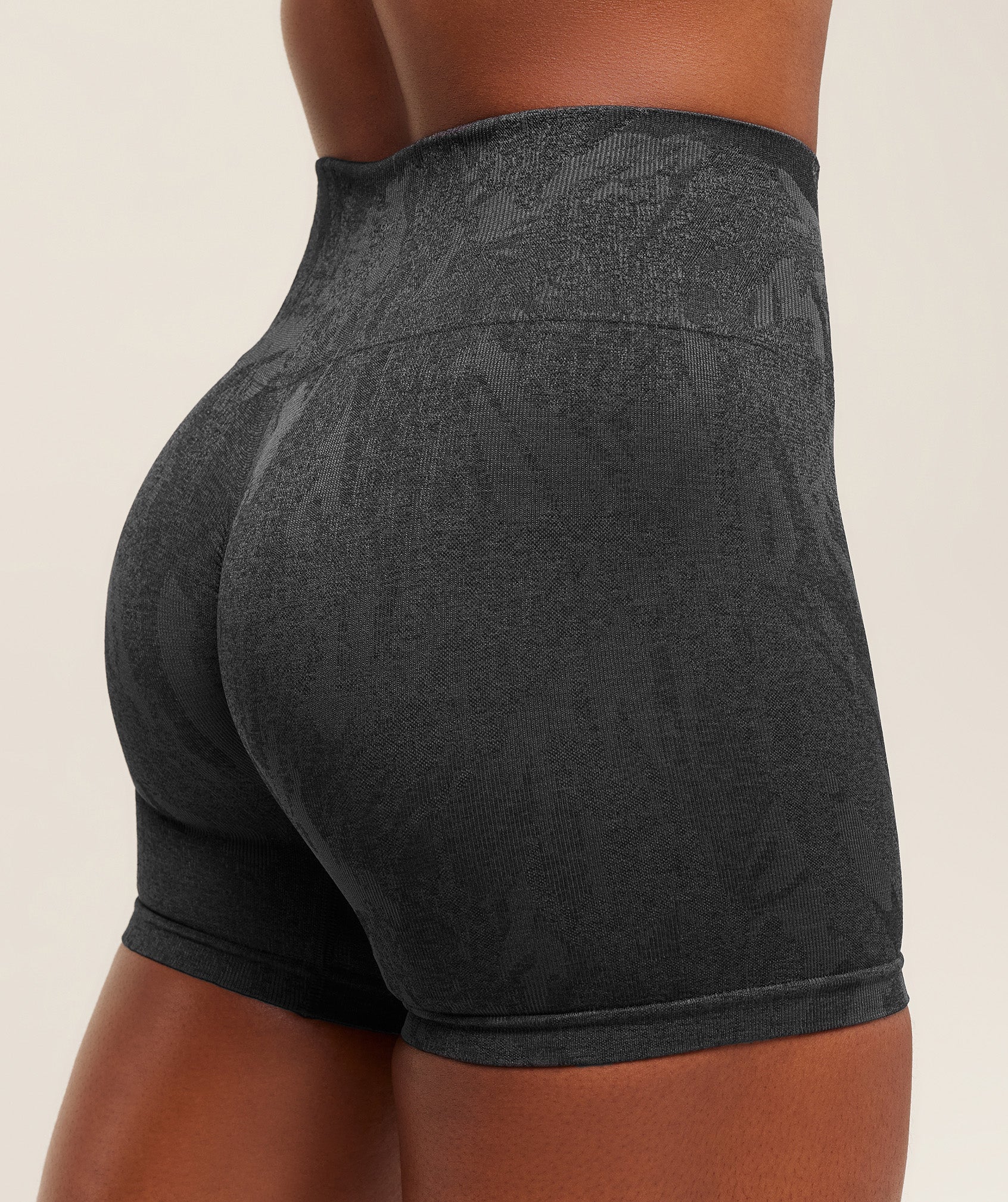gymshark-adapt-camo-seamless-shorts-shorts-grey-aw25