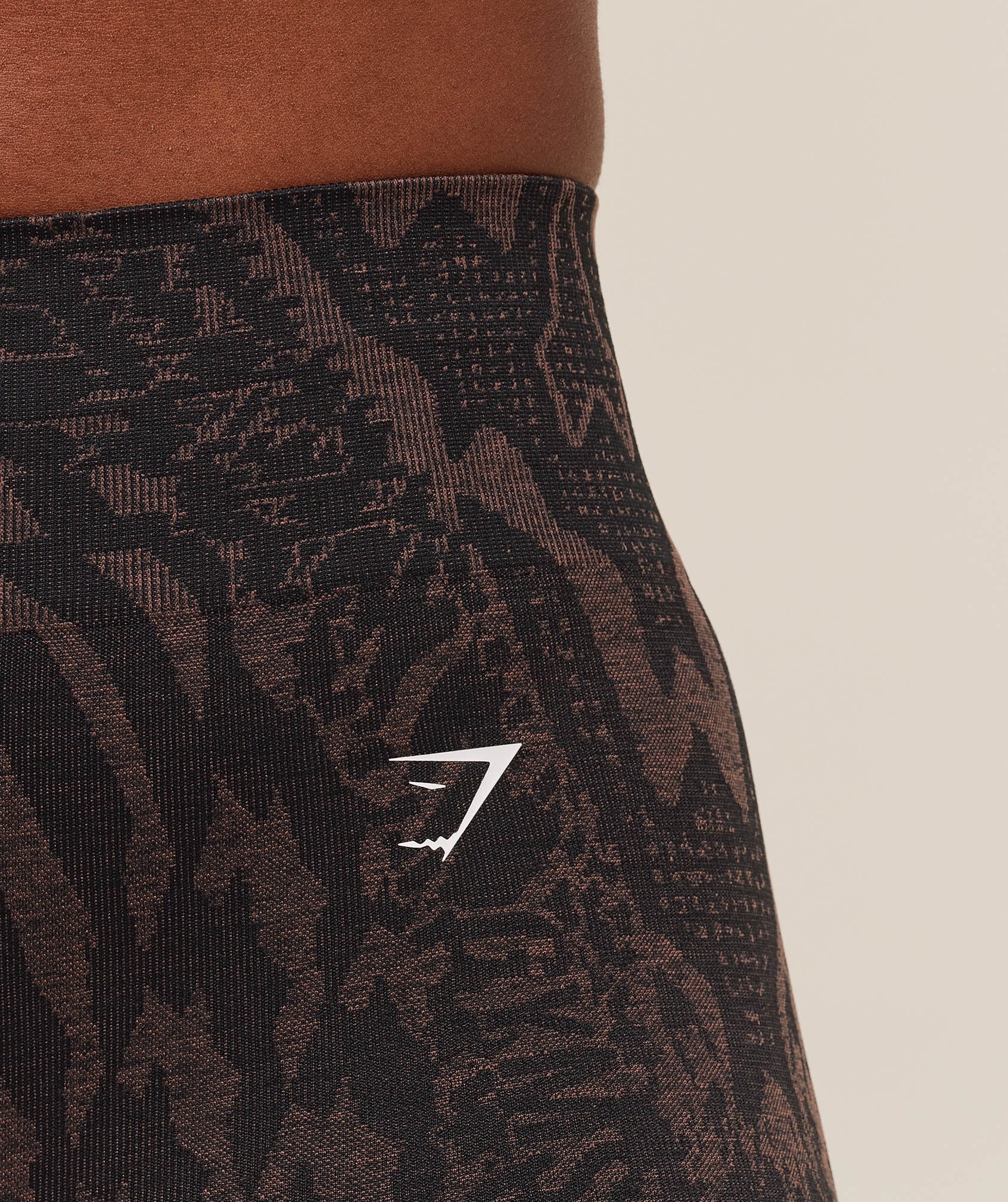 gymshark-adapt-houndstooth-shorts-shorts-pink-aw25