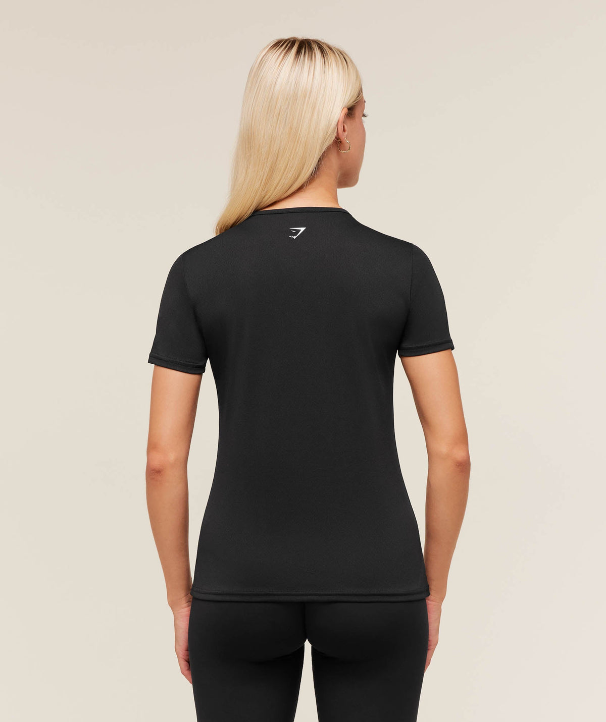 gymshark-wordmark-graphic-t-shirt-ss-tops-black-aw25