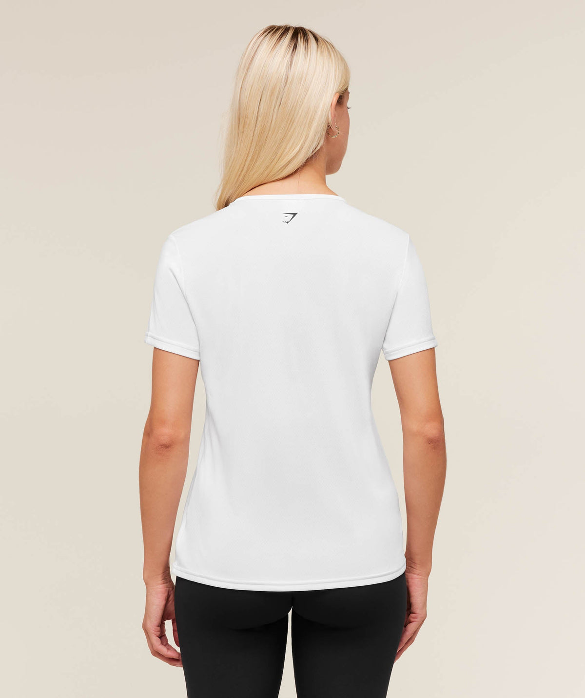 gymshark-wordmark-graphic-t-shirt-ss-tops-white-aw25