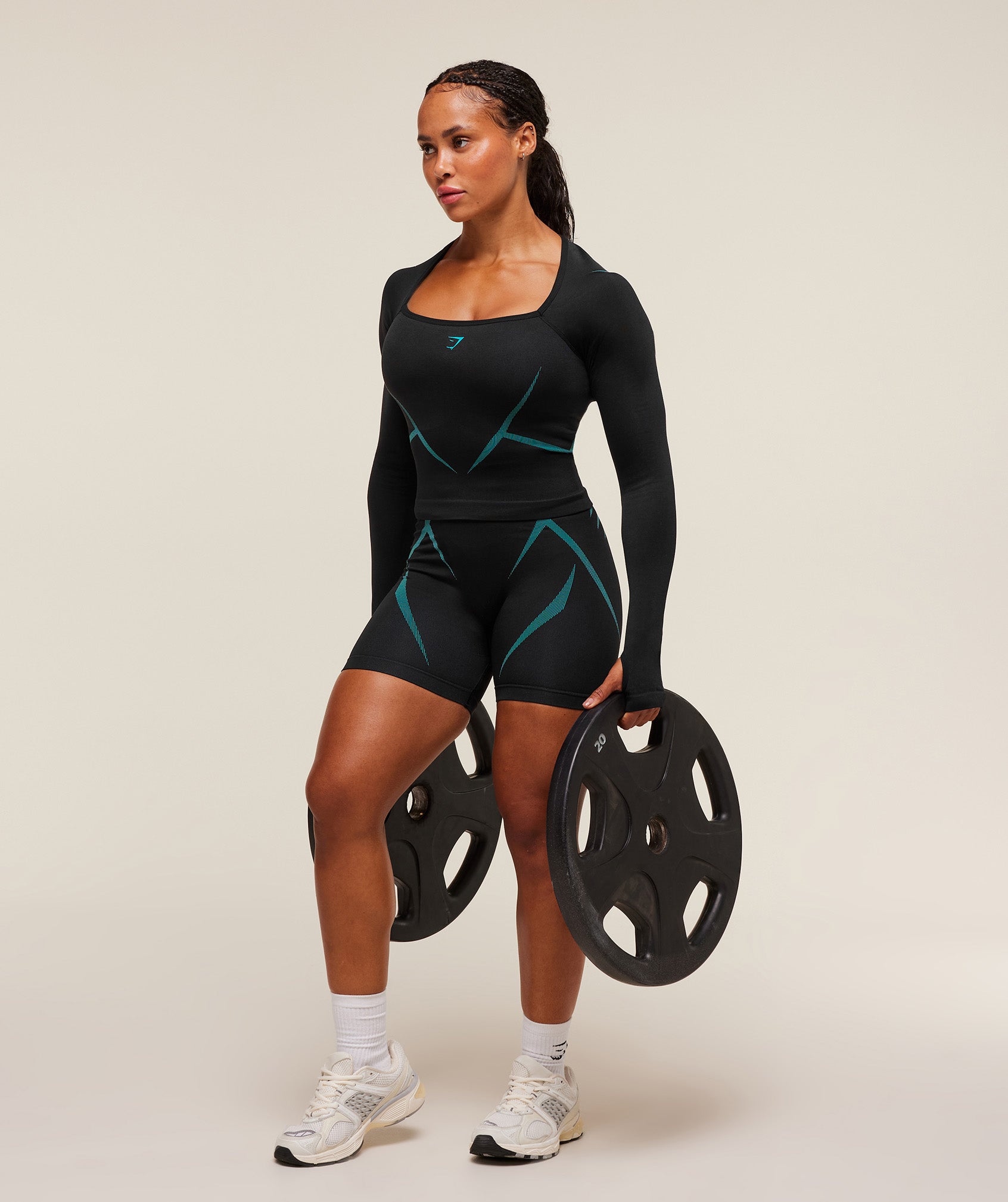 gymshark-apex-lift-seamless-short-shorts-black-aw25