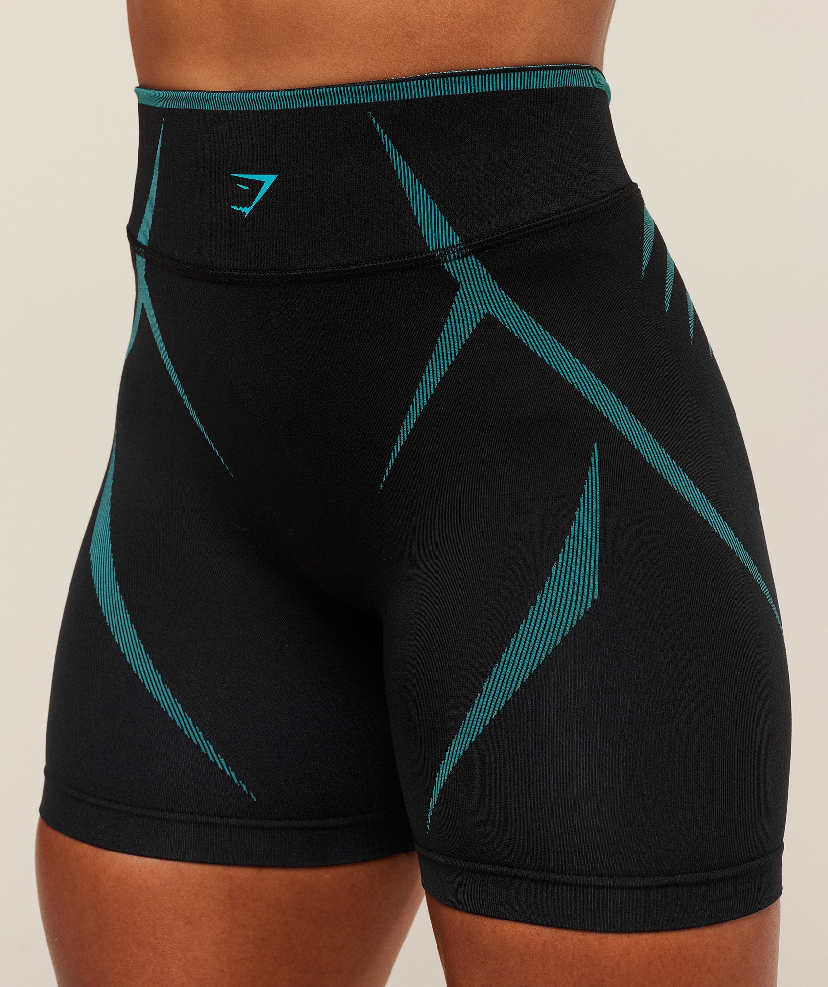 gymshark-apex-lift-seamless-short-shorts-black-aw25