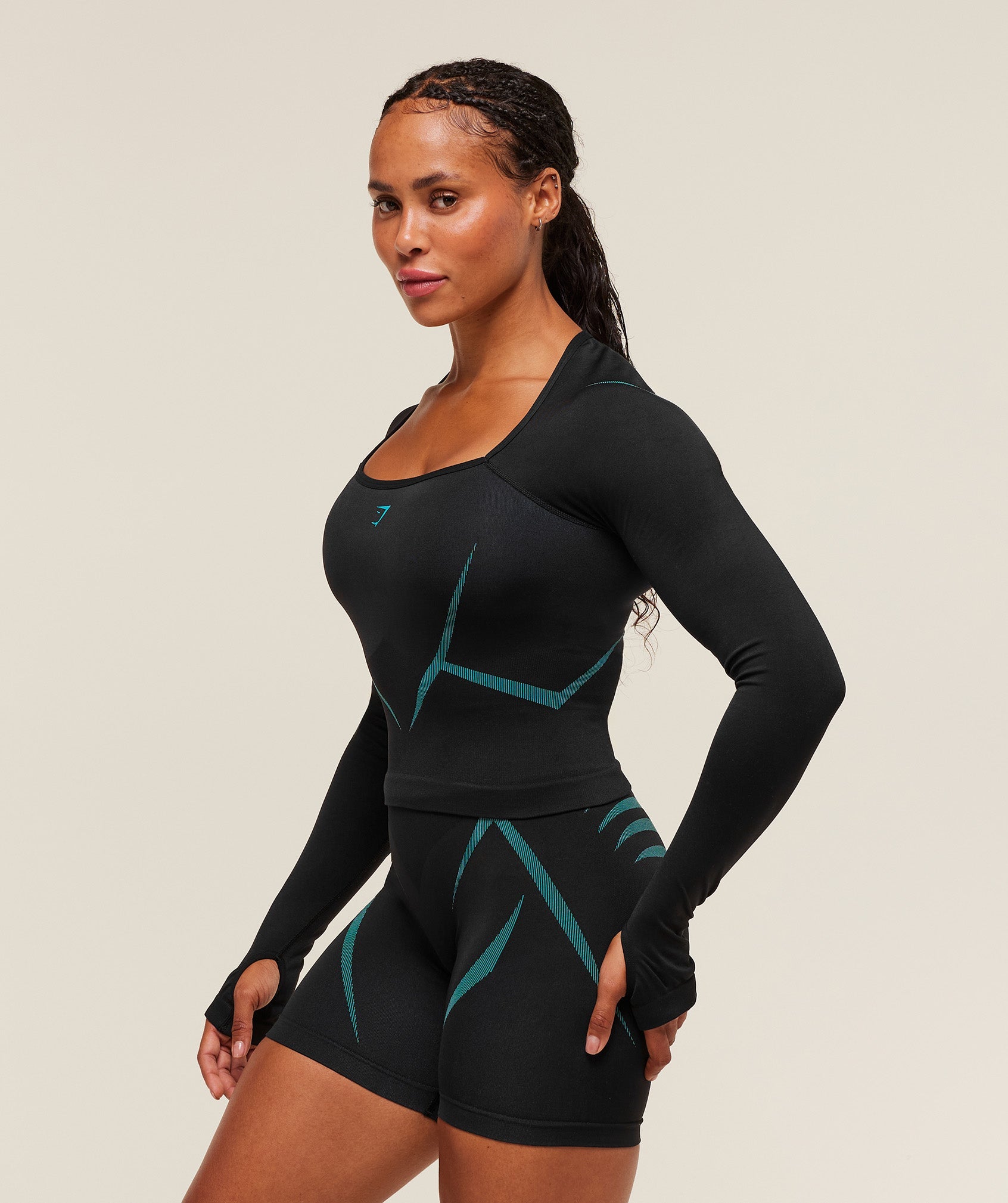 gymshark-apex-lift-seamless-long-sleeve-crop-top-crop-tops-black-aw25