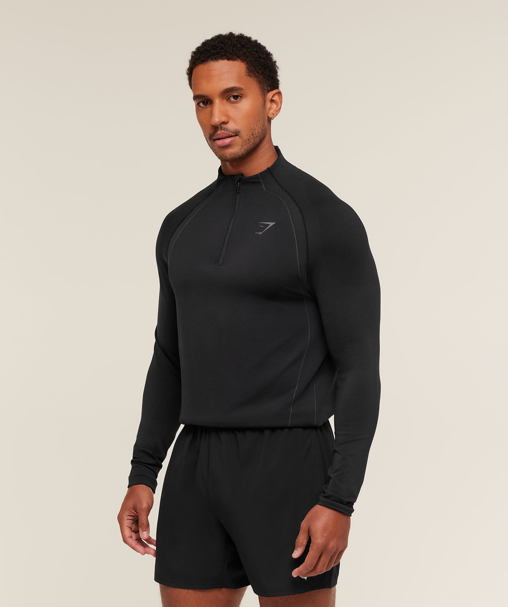 gymshark-apex-seamless-1-4-zip-black-dark-grey-aw24