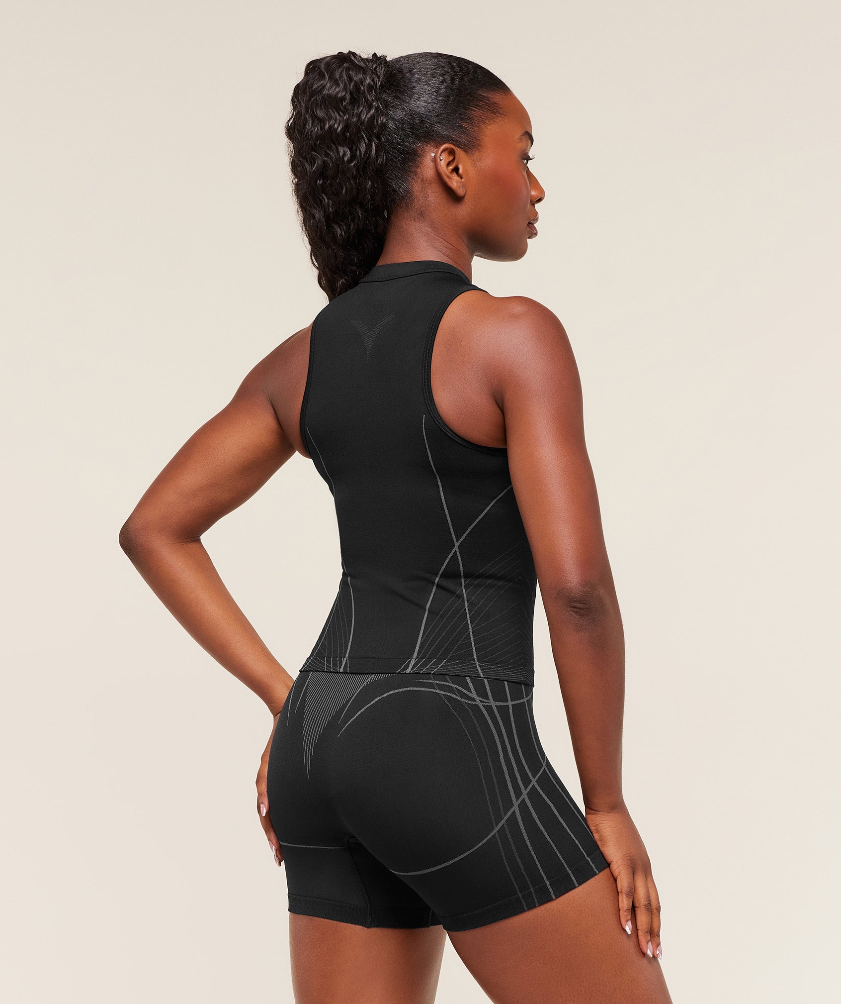 gymshark-apex-seamless-tank-sleeveless-tops-black-aw25-1