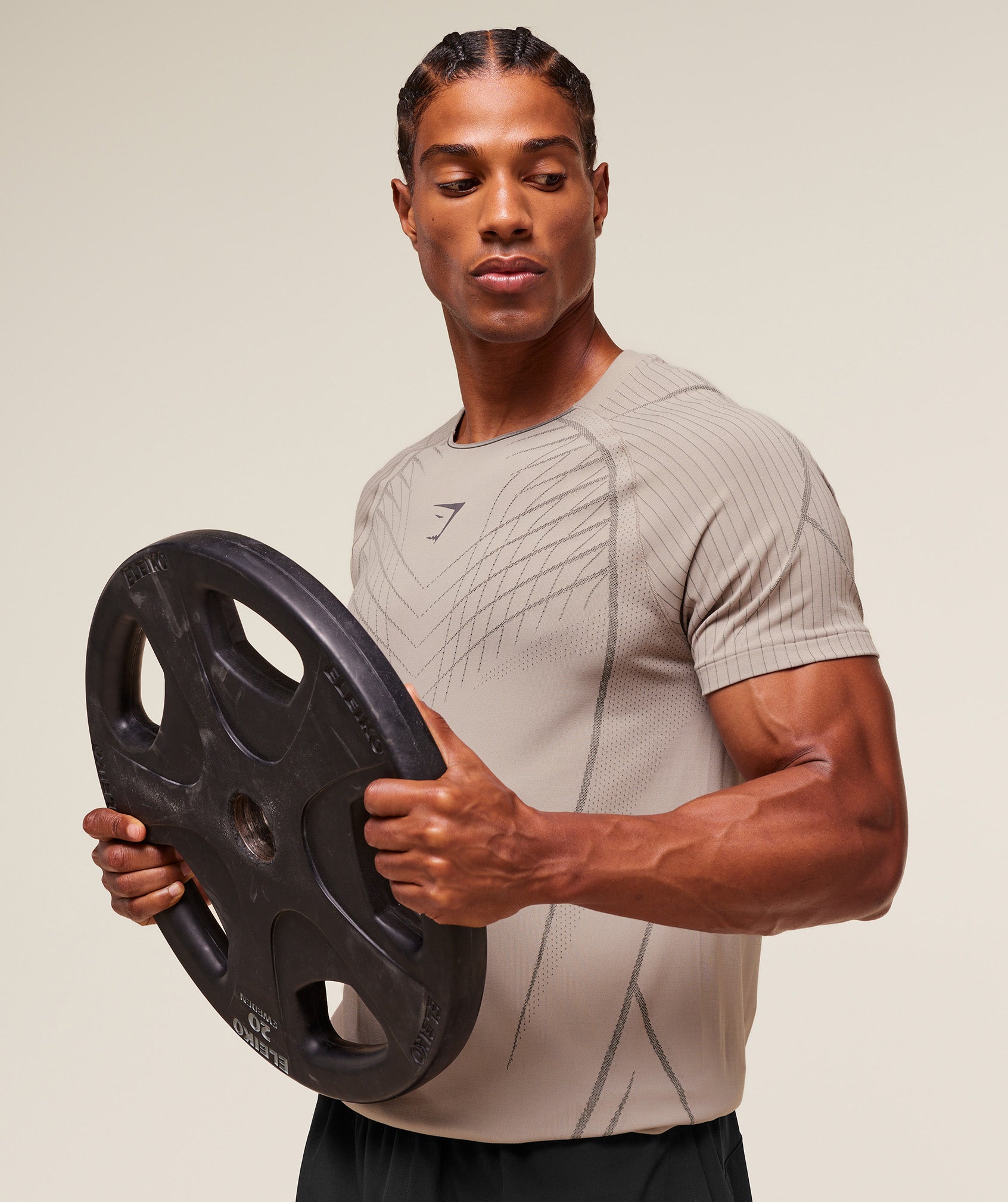 gymshark-apex-seamless-t-shirt-ss-tops-grey-aw25-1