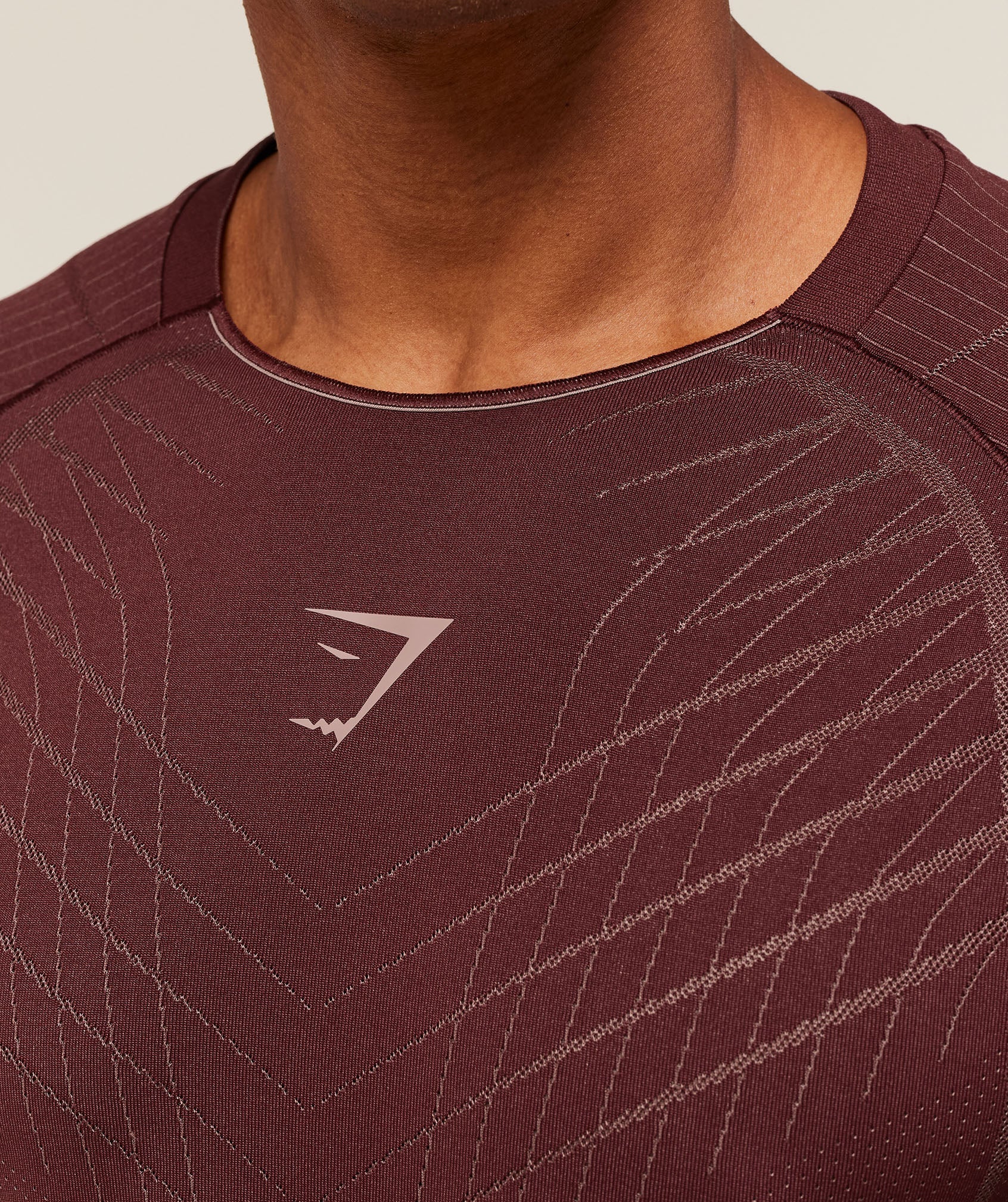 gymshark-apex-seamless-t-shirt-ss-tops-red-aw25