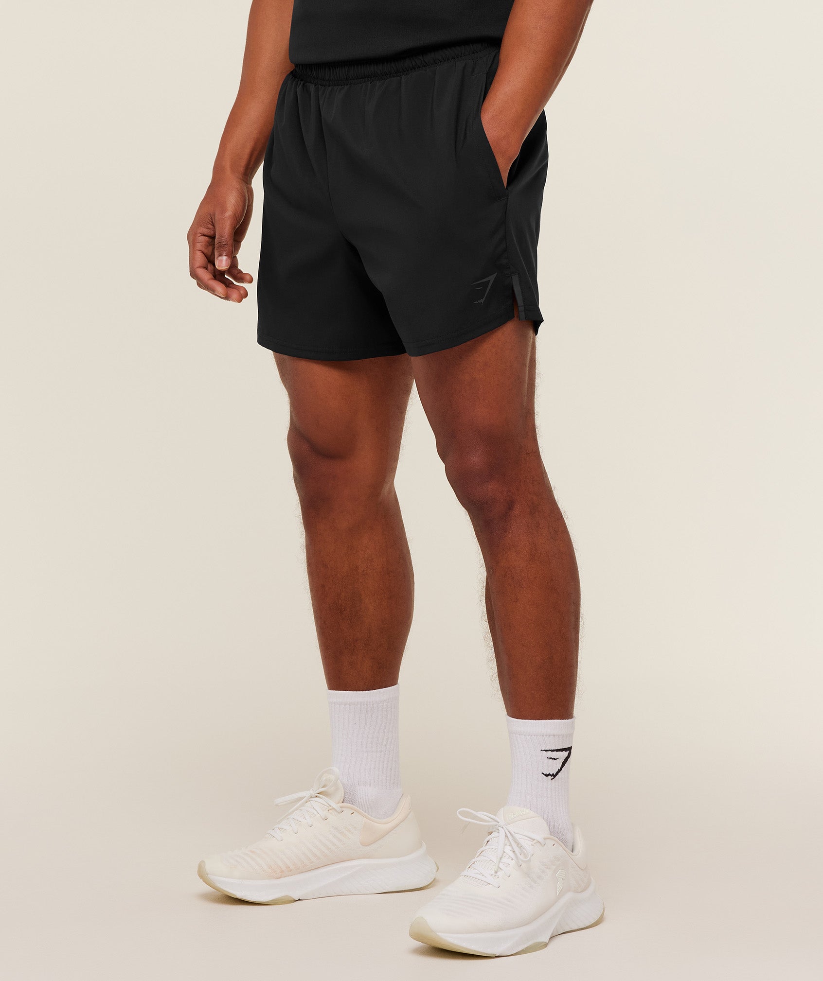 gymshark-arrival-contrast-short-shorts-black-ss26