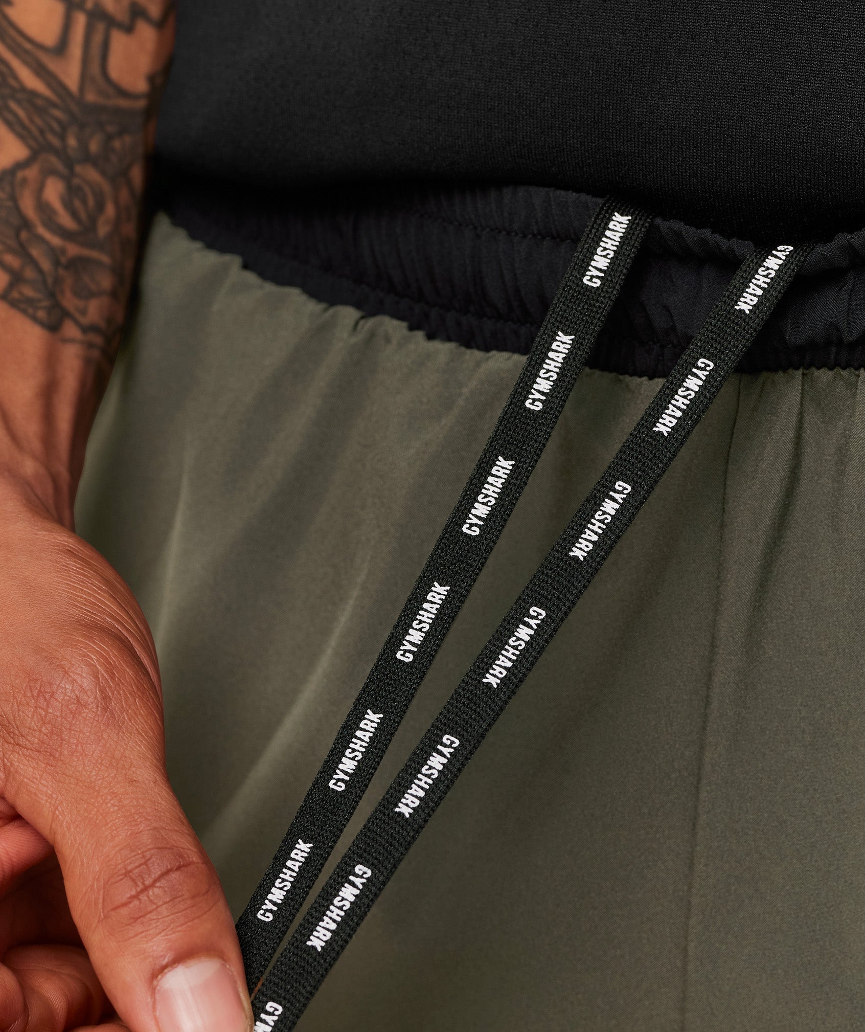gymshark-arrival-contrast-short-shorts-green-ss26